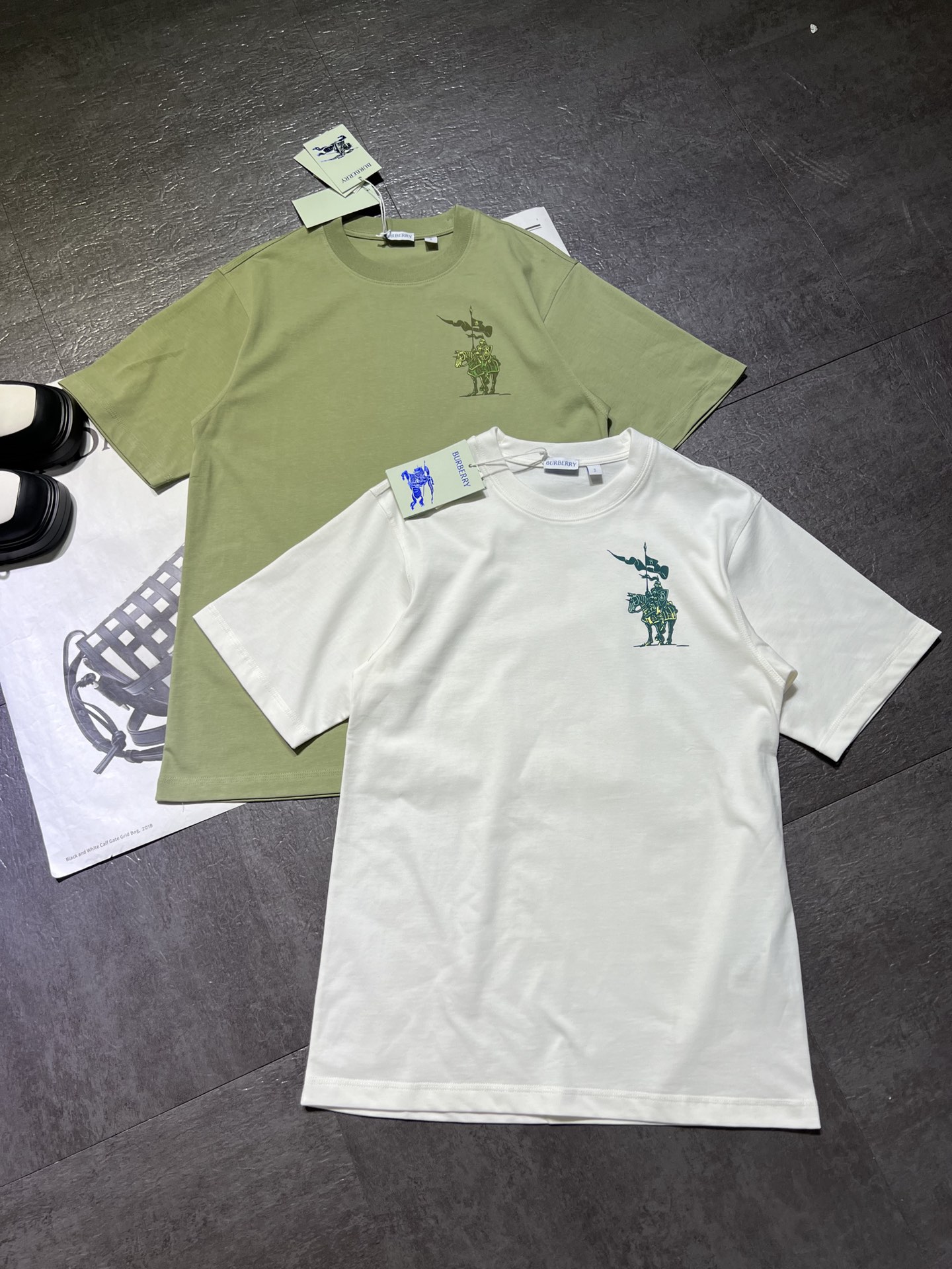 “High-Quality Women’s Clothes: 25-Year Early Spring Collection with Unique Horseman Emblem” - 图片 1