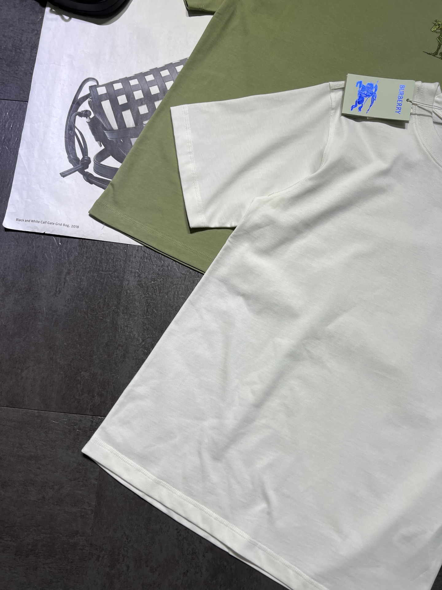 “High-Quality Women’s Clothes: 25-Year Early Spring Collection with Unique Horseman Emblem” - 图片 3