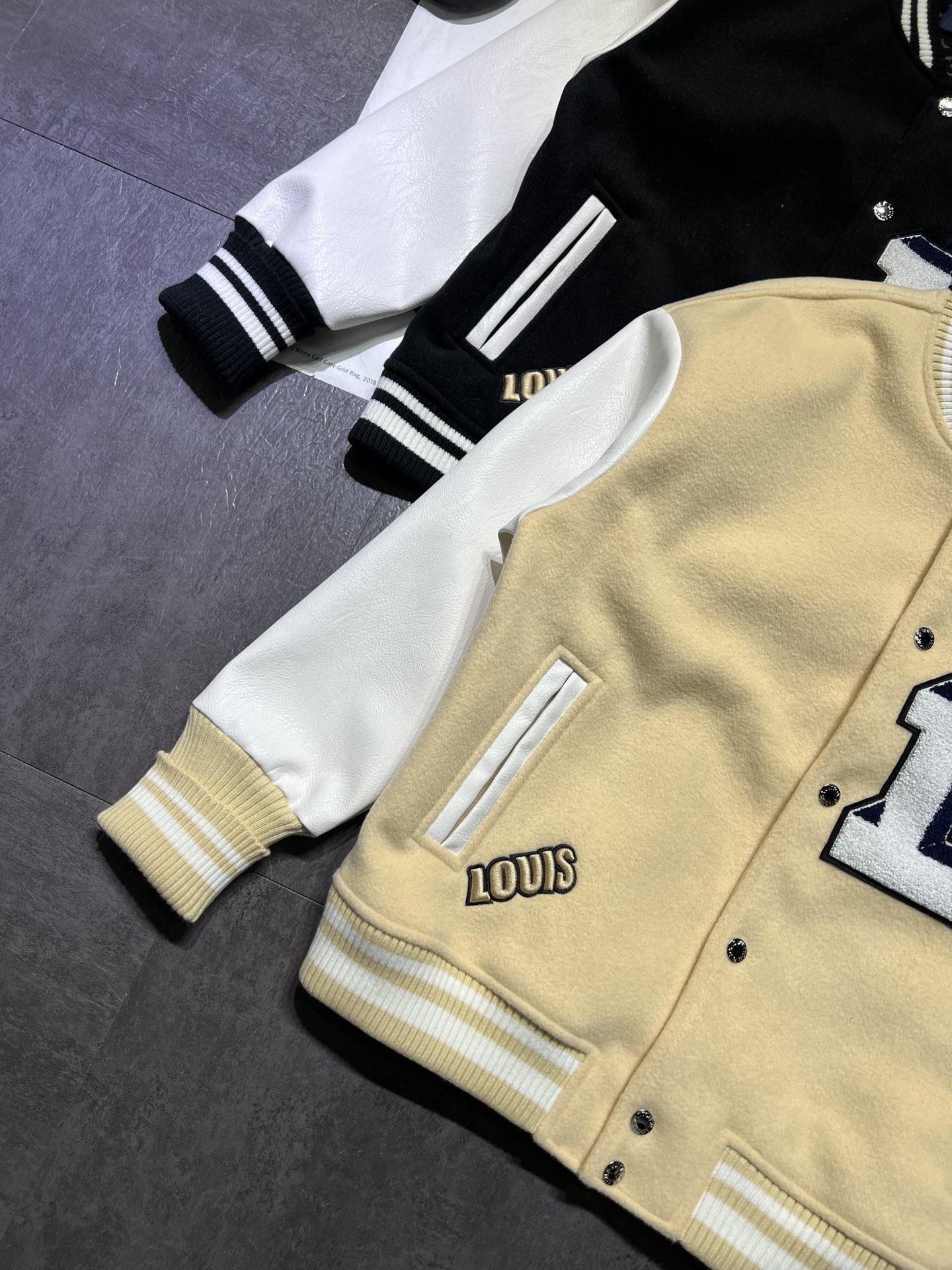 High-End Women’s Clothing: Louis Vuitton Jackets with Dust-Proof Sacks and Custom Details - 图片 4