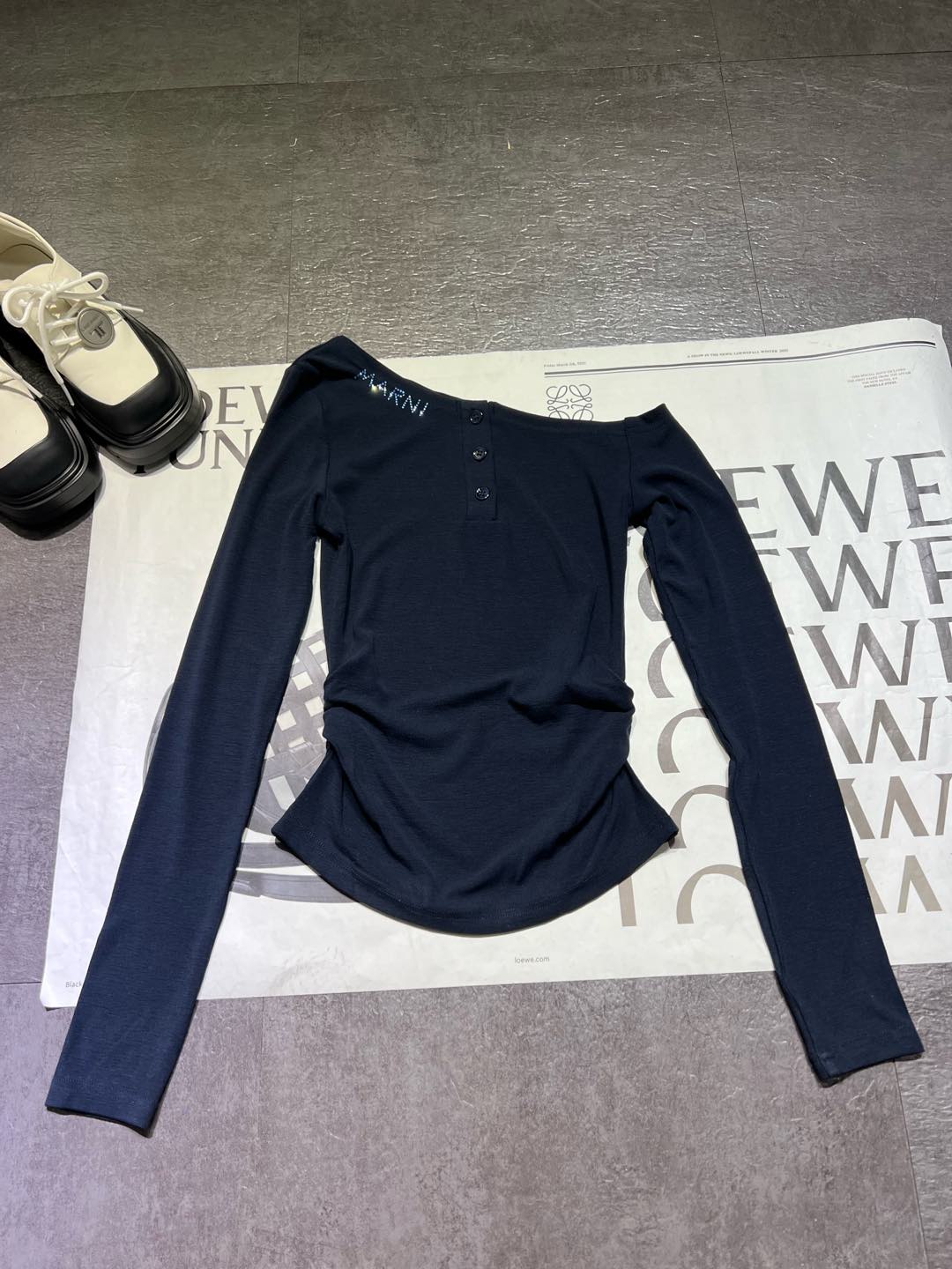 “High Quality Women’s Clothes: Marni’s Long-Sleeved Shoulder Shirts for Perfect Style” - 图片 4