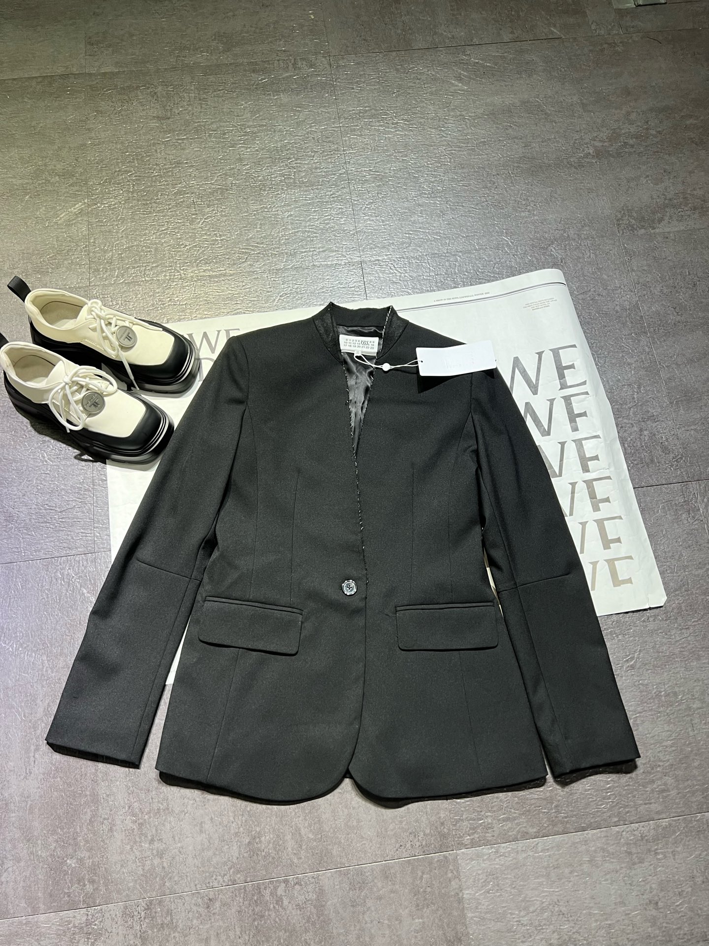 High-End Women’s Clothing: MM6 Uncollared Free-Riding Coats with Tailoring and Custom Waistlines - 图片 5