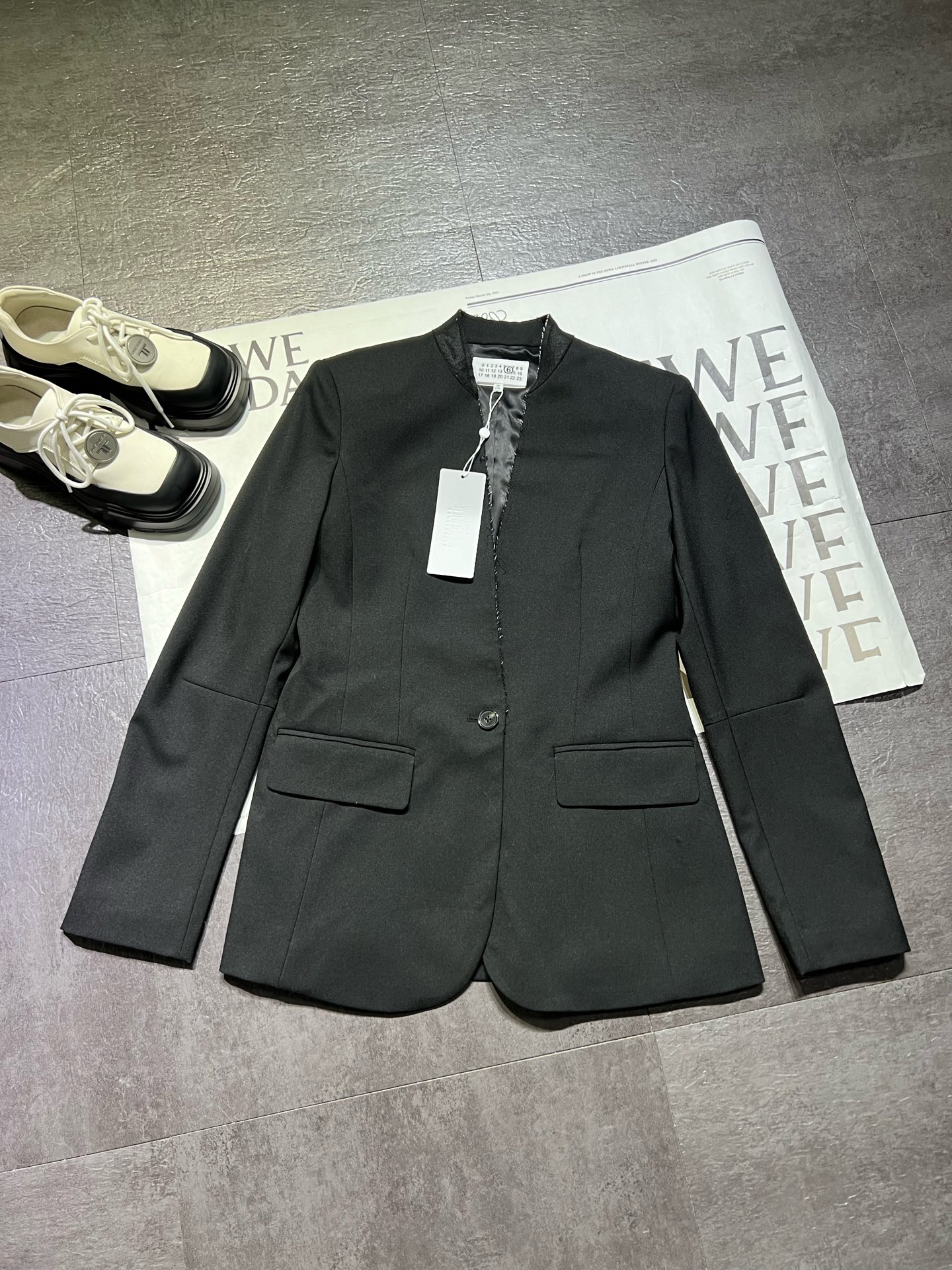 High-End Women’s Clothing: MM6 Uncollared Free-Riding Coats with Tailoring and Custom Waistlines - 图片 7