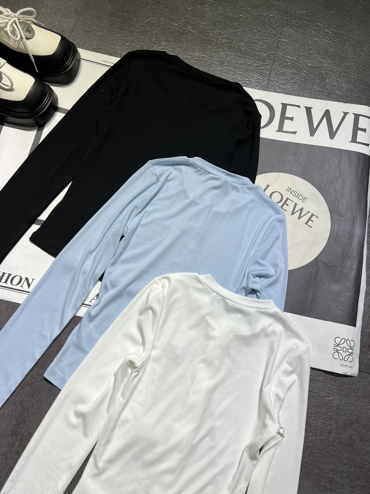 High-Quality Women’s Suit with Unique Half-Open Tie Button Design - 图片 6