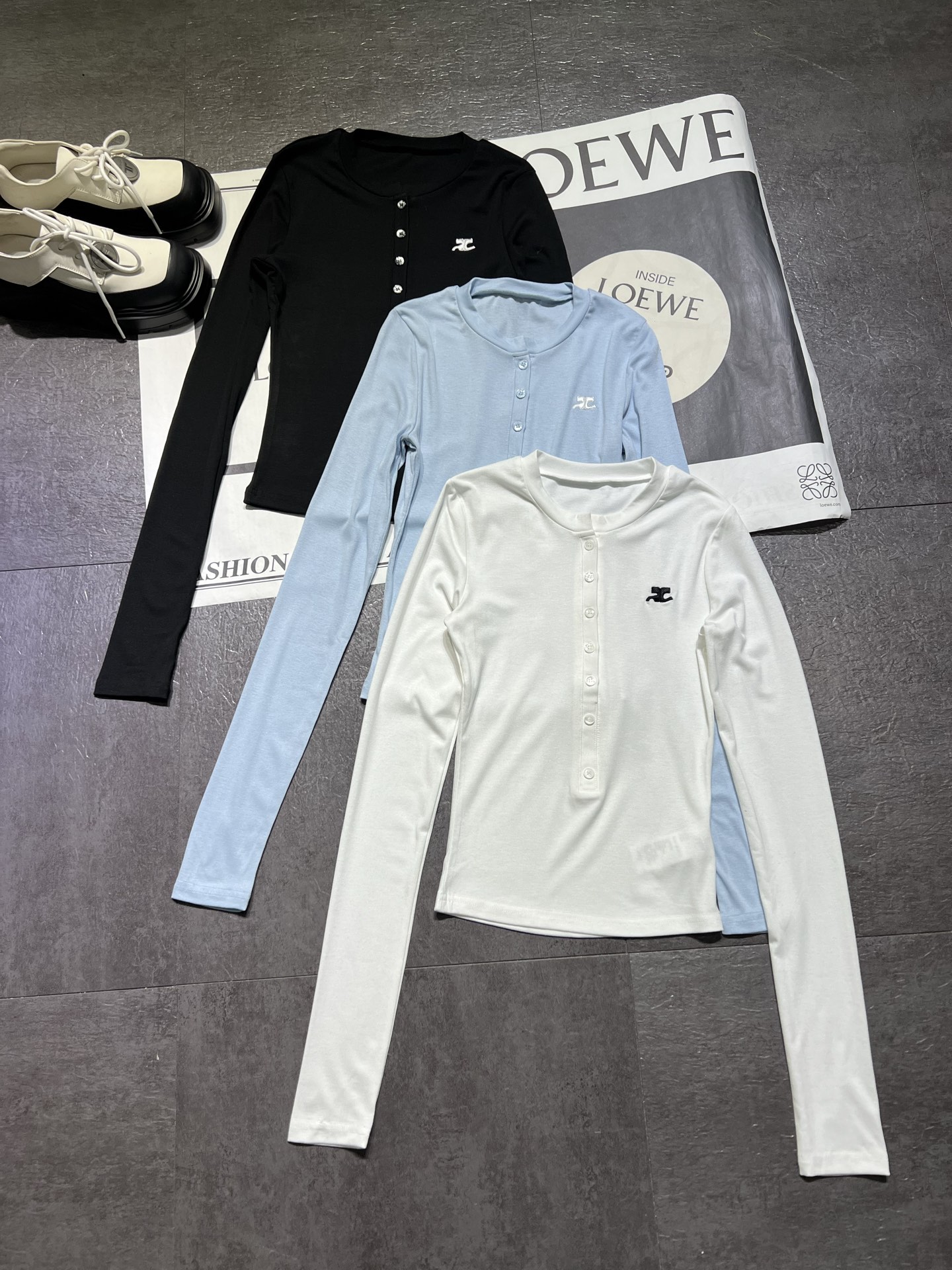 High-Quality Women’s Suit with Unique Half-Open Tie Button Design - 图片 1