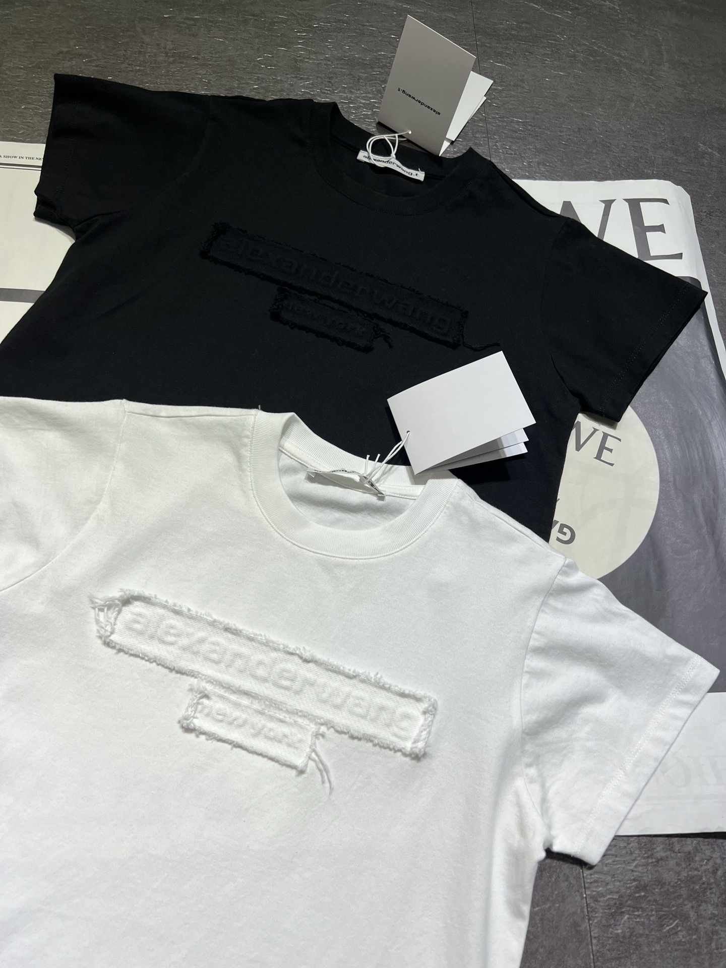 High-end Women’s Clothing: King Alexander Knit T-shirts with Original Design - 图片 4