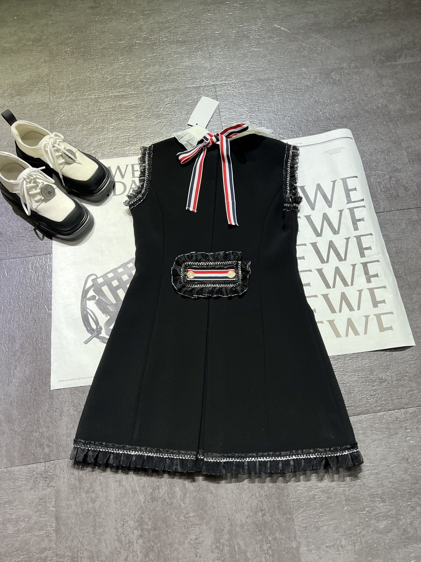 High-End Women’s Clothes: Short-Age Dress with Super-Fashion Style in Brown - 图片 2