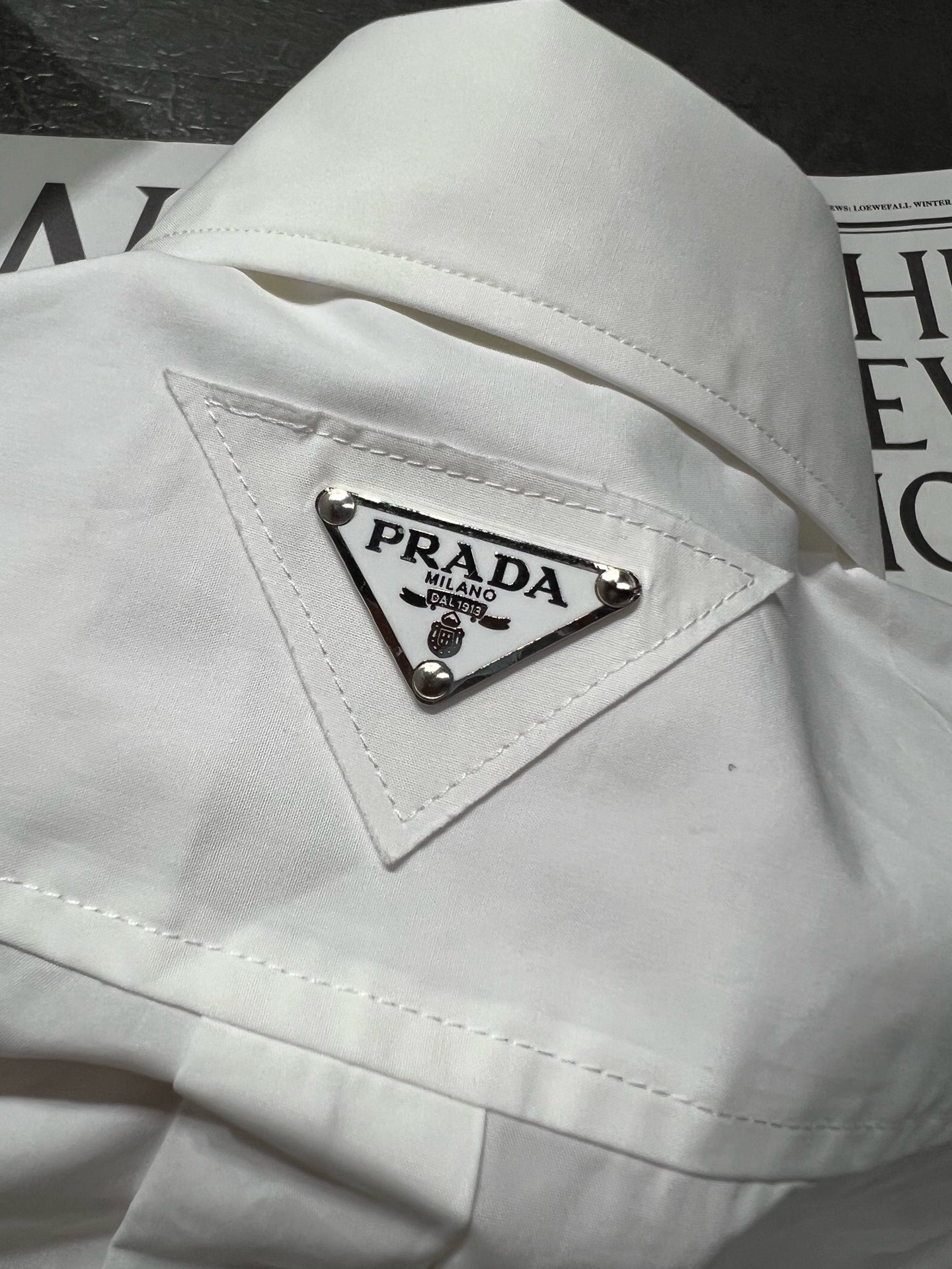 High Quality Women’s Clothes: Prada Plada’s Custom Silk Shirts with Crystal Buttons - 图片 6