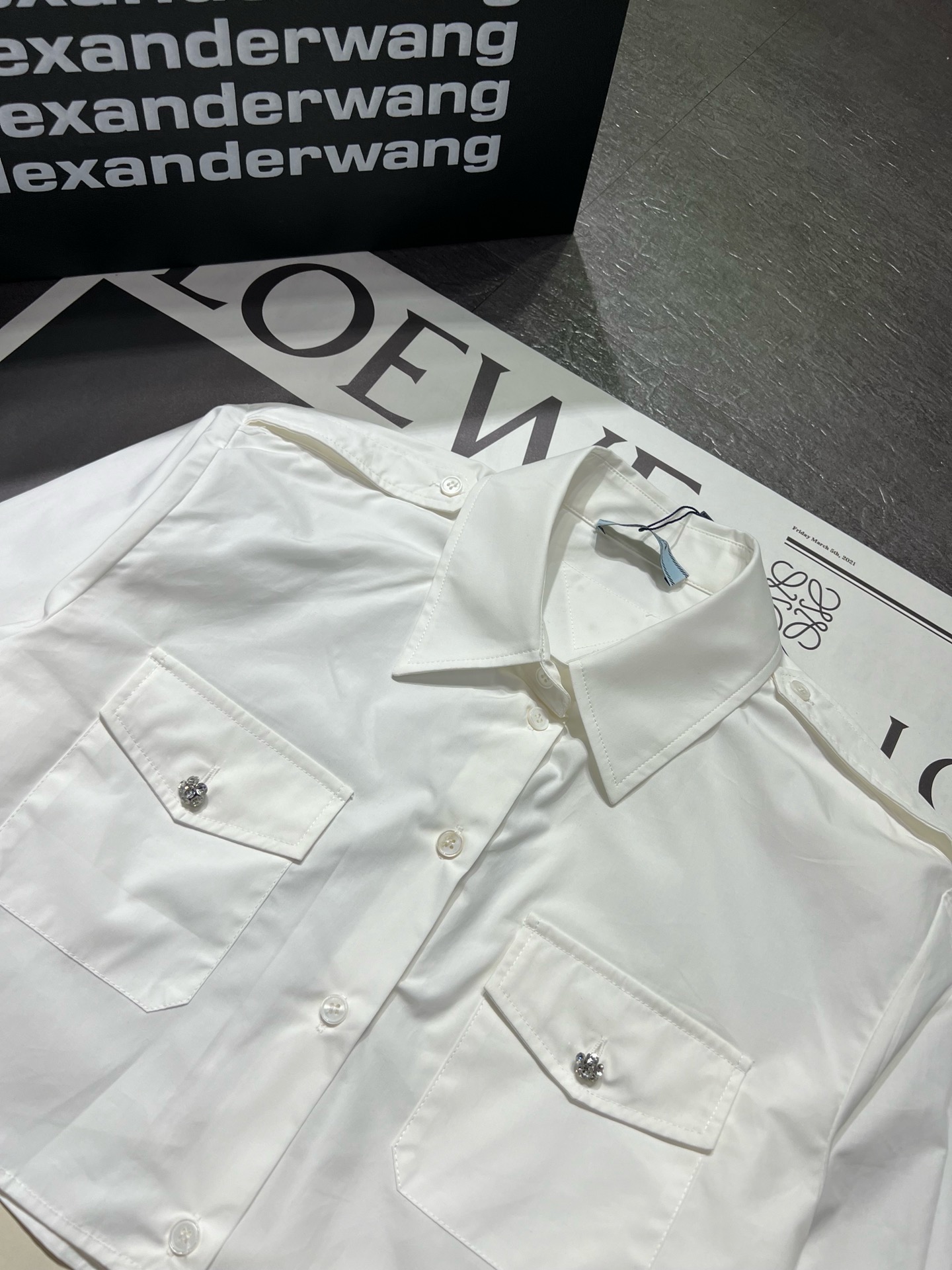 High Quality Women’s Clothes: Prada Plada’s Custom Silk Shirts with Crystal Buttons - 图片 3