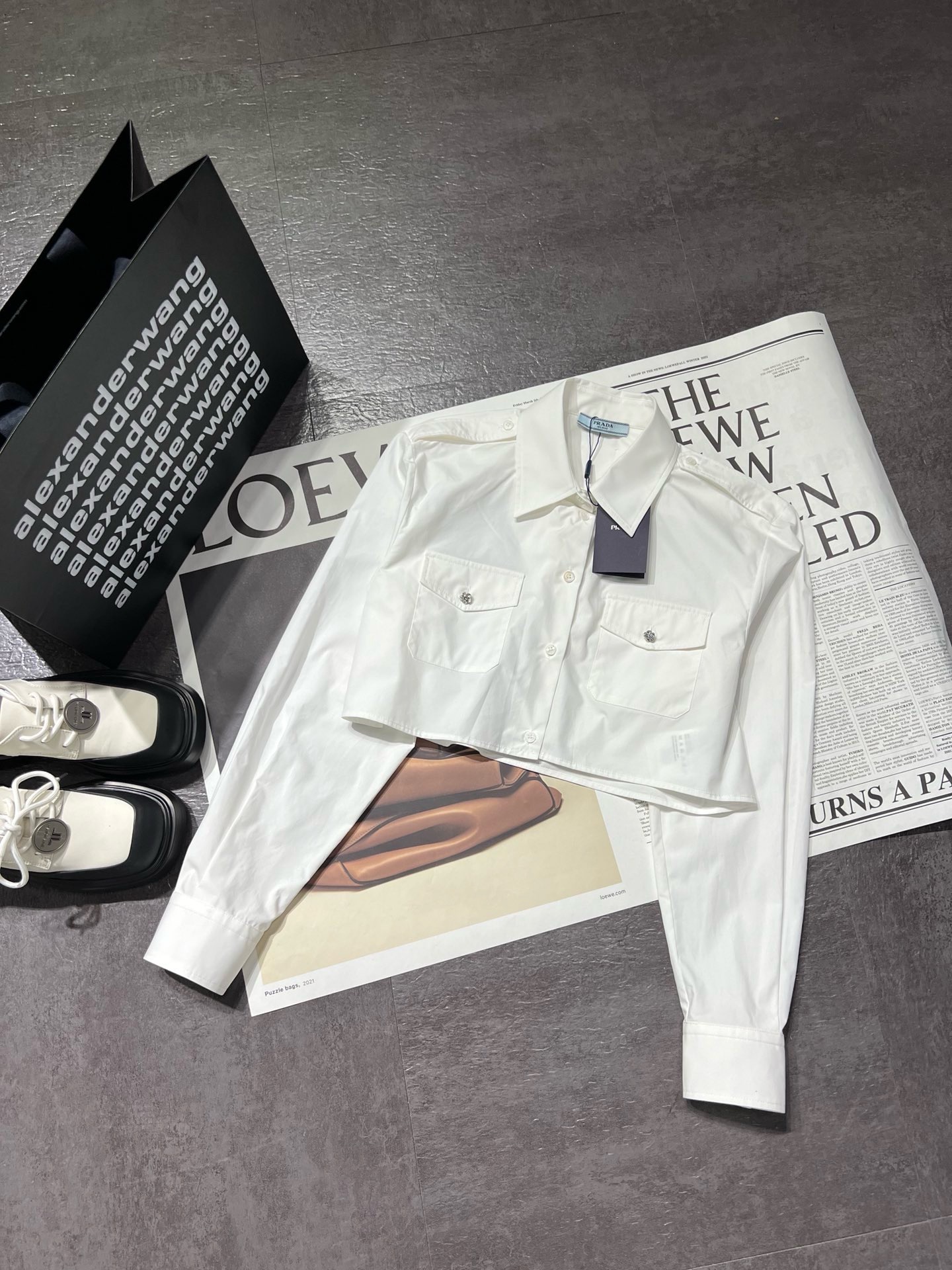 High Quality Women’s Clothes: Prada Plada’s Custom Silk Shirts with Crystal Buttons - 图片 1