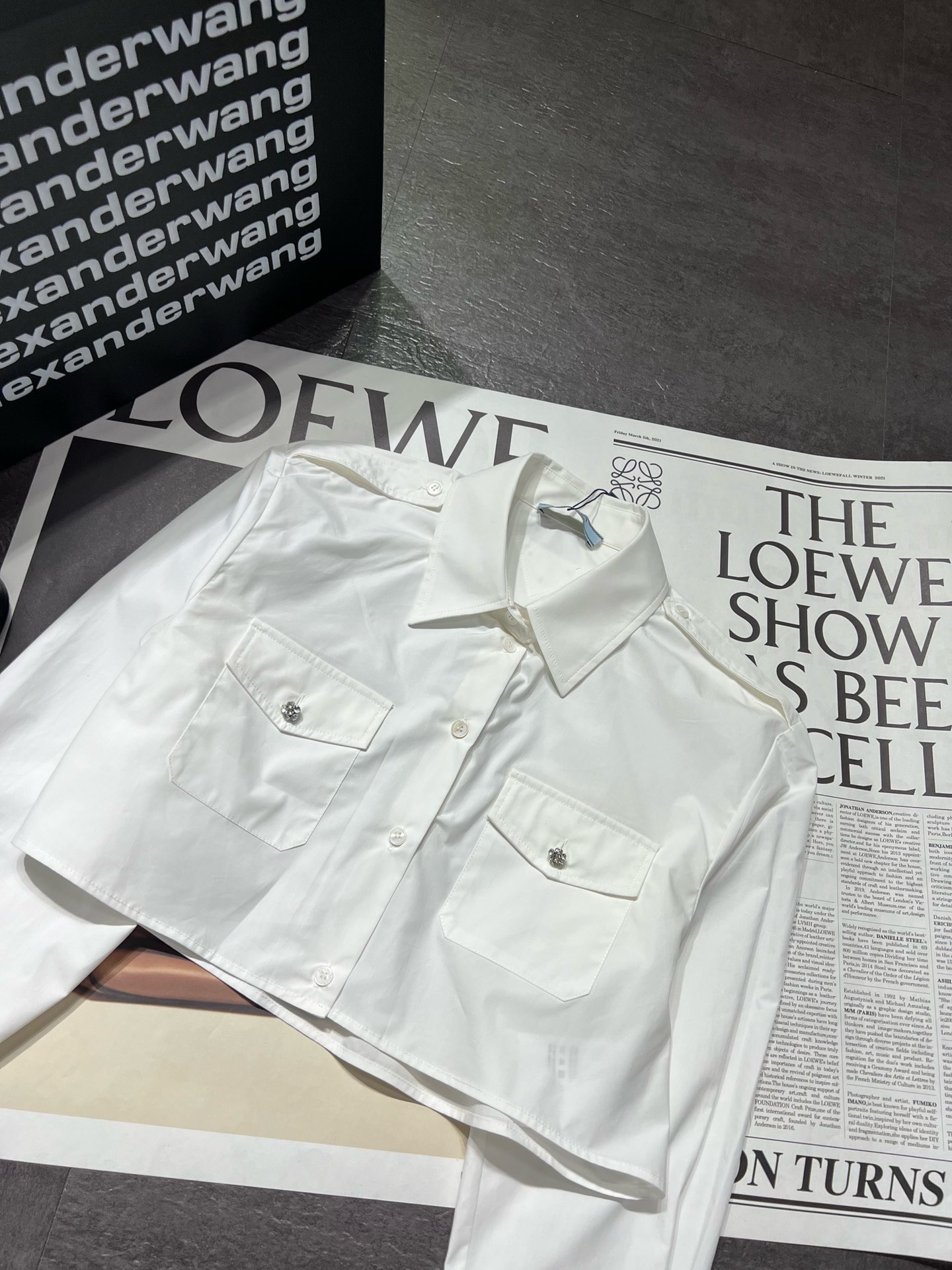High Quality Women’s Clothes: Prada Plada’s Custom Silk Shirts with Crystal Buttons - 图片 5
