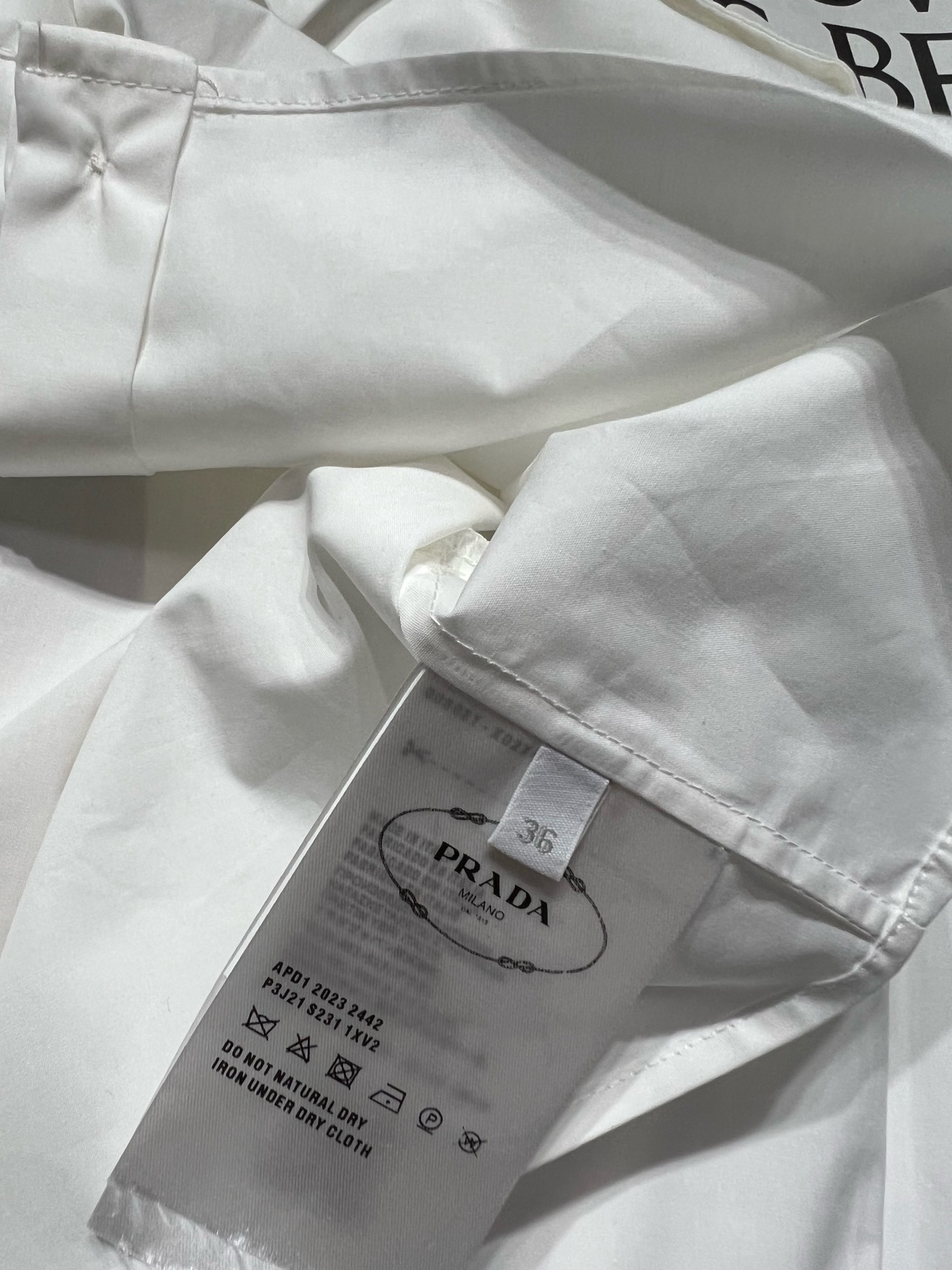 High Quality Women’s Clothes: Prada Plada’s Custom Silk Shirts with Crystal Buttons - 图片 8