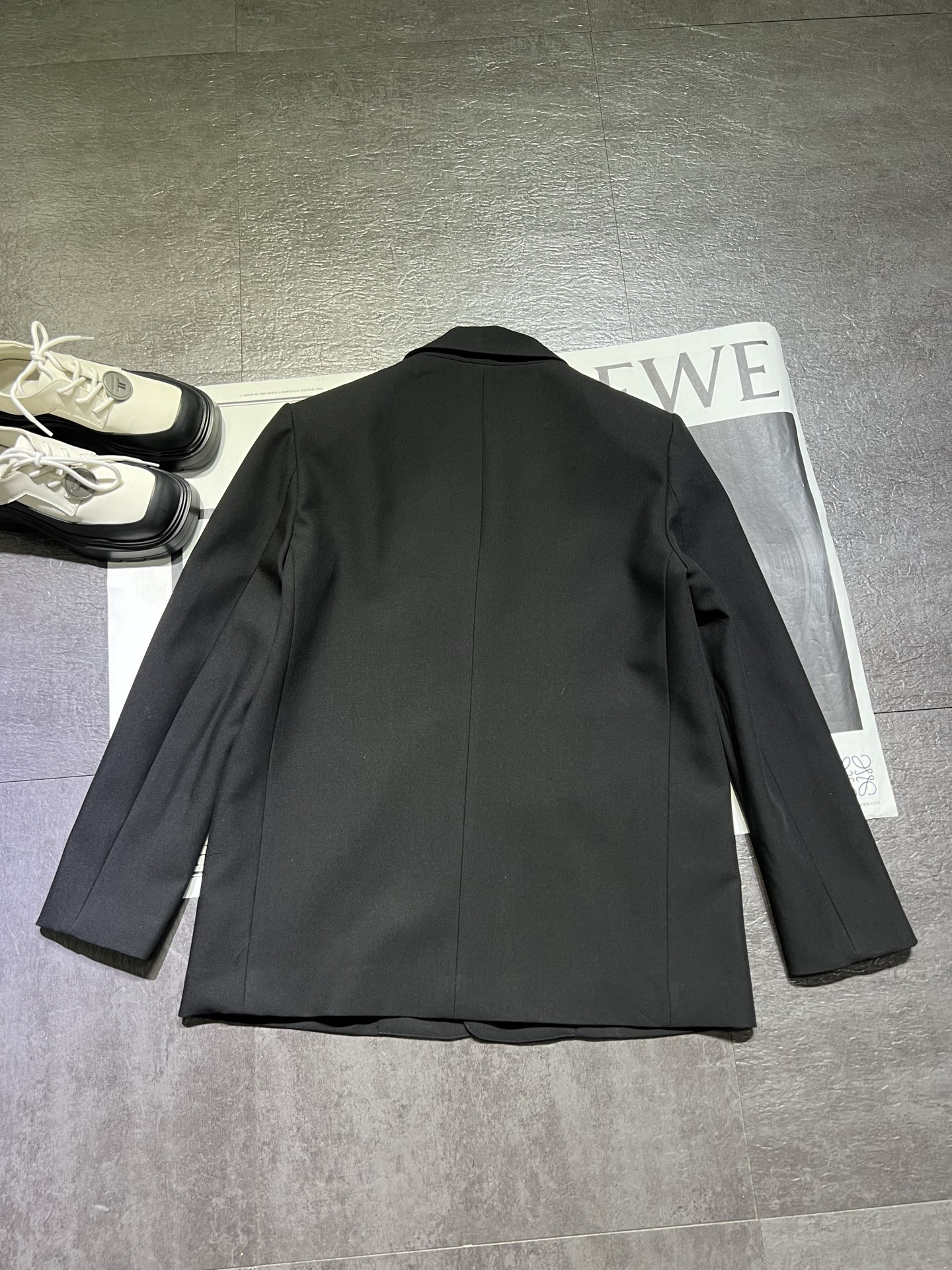 Stylish Single Hard-Core Women’s Suit by Alexander Wang: Packed with Originality - 图片 6