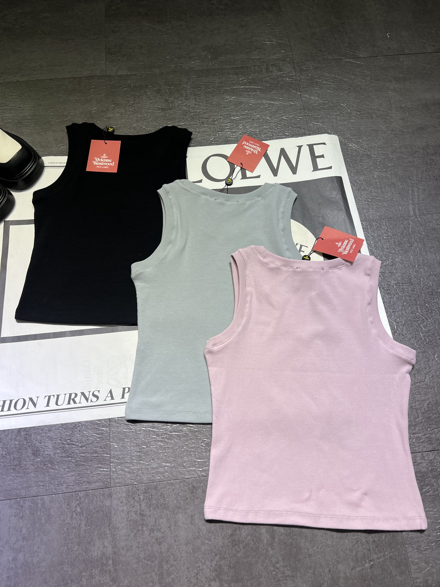 “Vivienne Westwood Women’s Suit: High-Quality, Custom Fabric, Fine Embroidery, Three Colors” - 图片 6