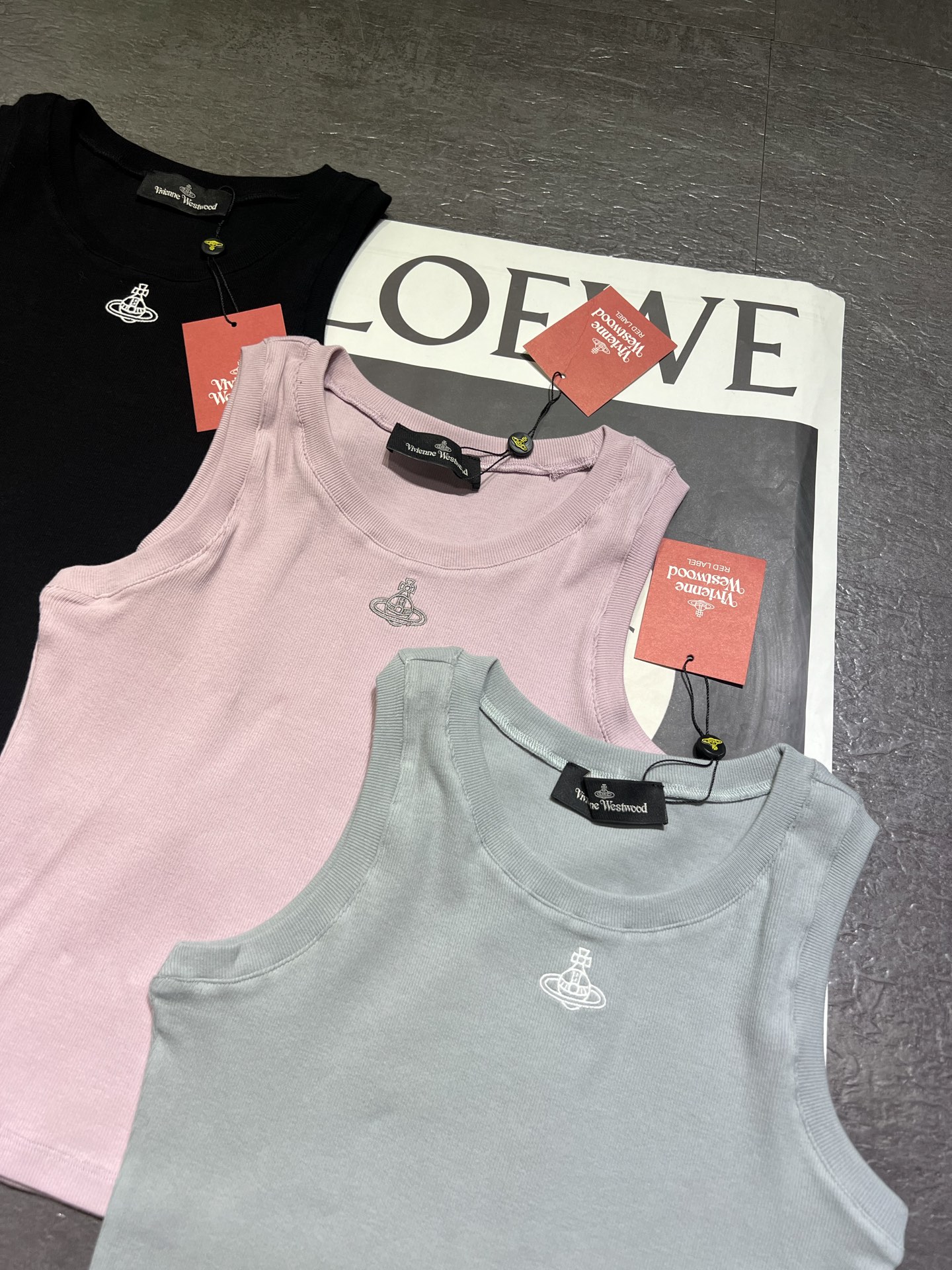 “Vivienne Westwood Women’s Suit: High-Quality, Custom Fabric, Fine Embroidery, Three Colors” - 图片 2