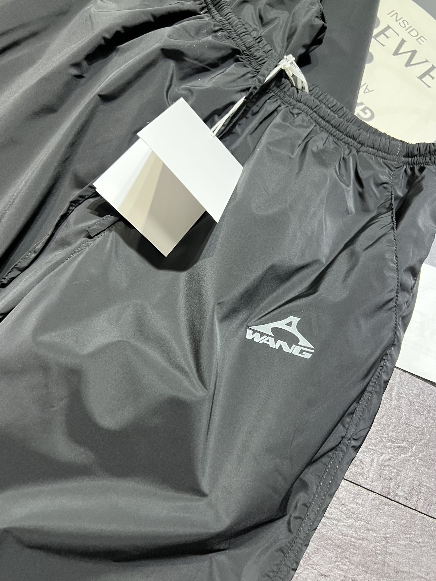 High-end Women’s Suit by Alexanderwan: Jacket, Pants, Stylish Uppers – SMLs. - 图片 6