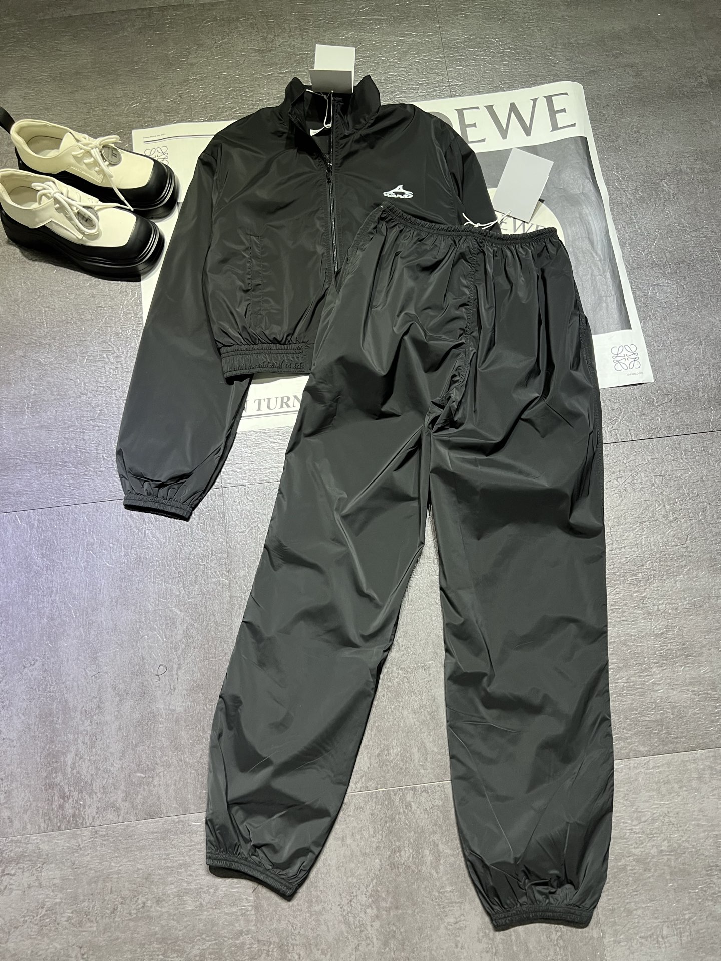 High-end Women’s Suit by Alexanderwan: Jacket, Pants, Stylish Uppers – SMLs. - 图片 7