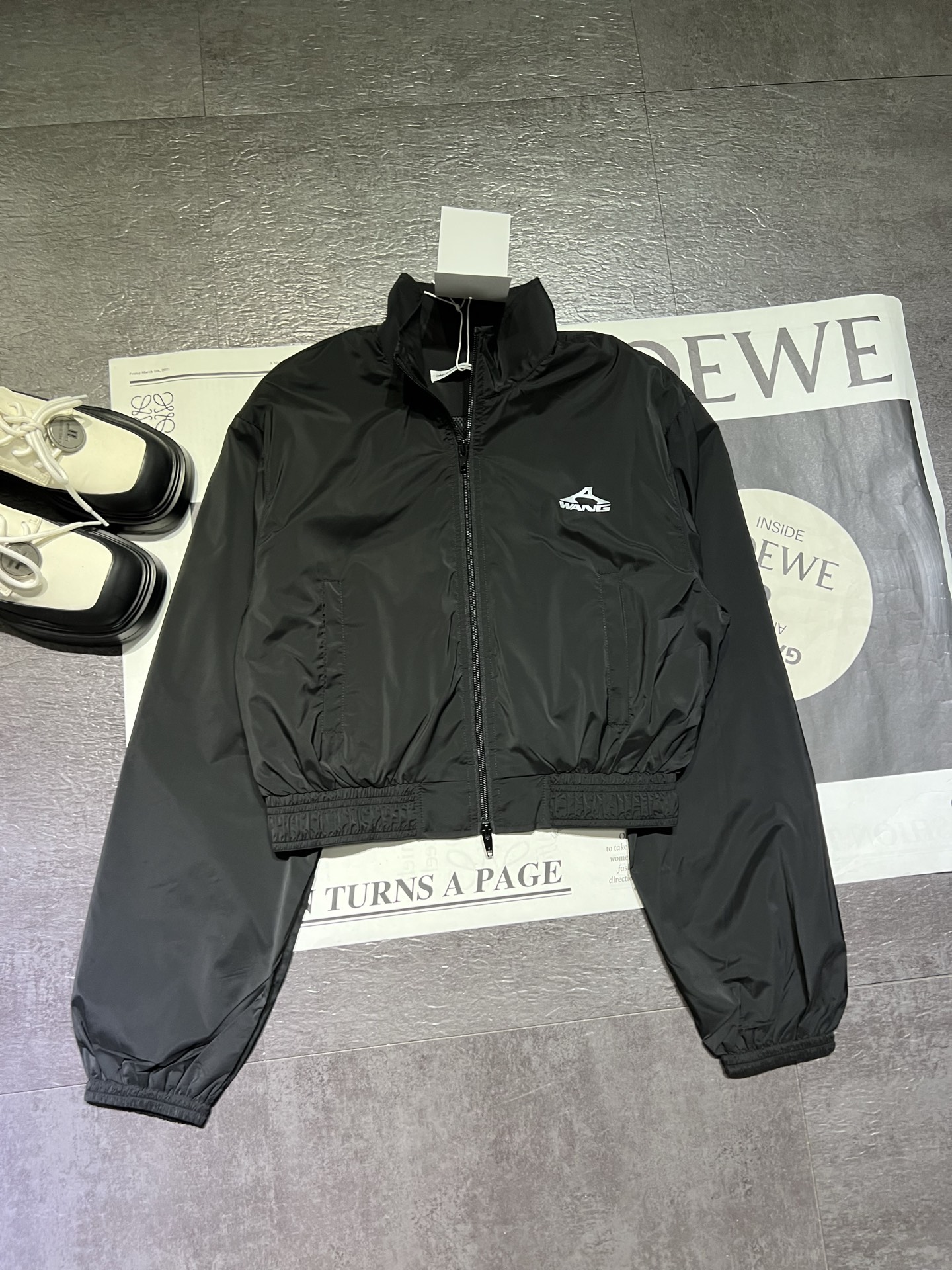 High-end Women’s Suit by Alexanderwan: Jacket, Pants, Stylish Uppers – SMLs. - 图片 2