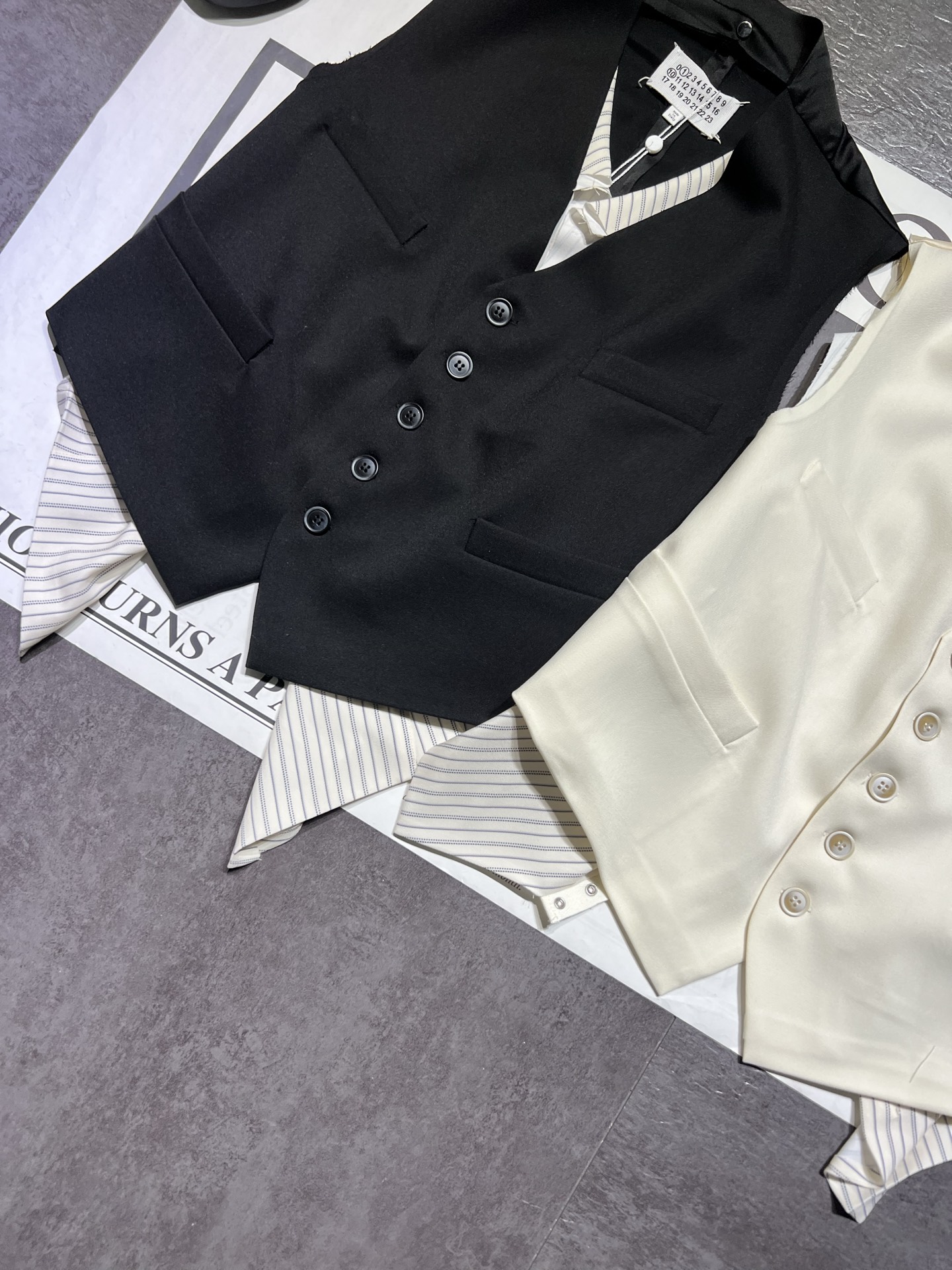 High-Quality Maison Margiela Women’s Suit: Original 1:1 Custom, Wool Fabric, Top-End Quality - 图片 4