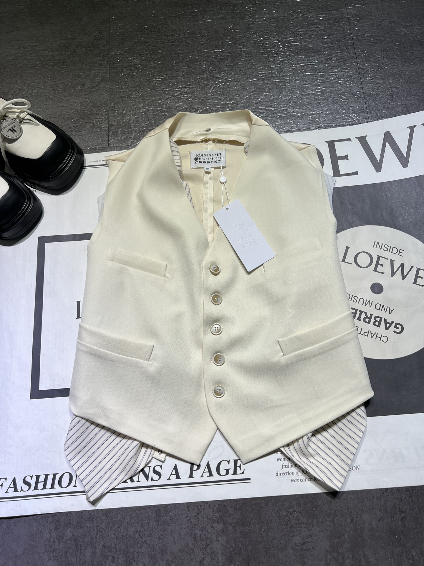 High-Quality Maison Margiela Women’s Suit: Original 1:1 Custom, Wool Fabric, Top-End Quality - 图片 5