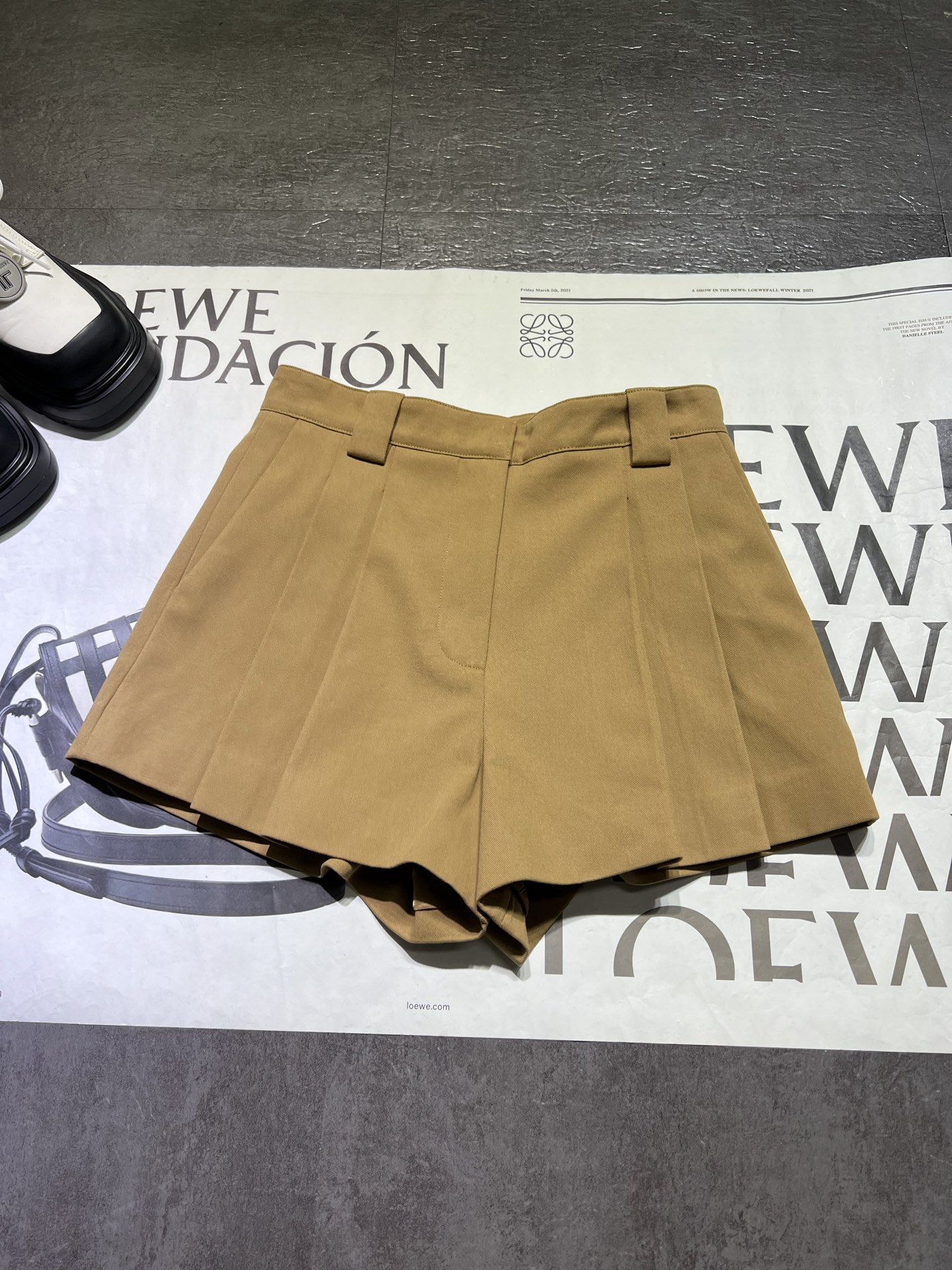 High-end Quality Women’s Clothes: Cotton Alexanderwan Shorts with Super Long Thighs - 图片 3