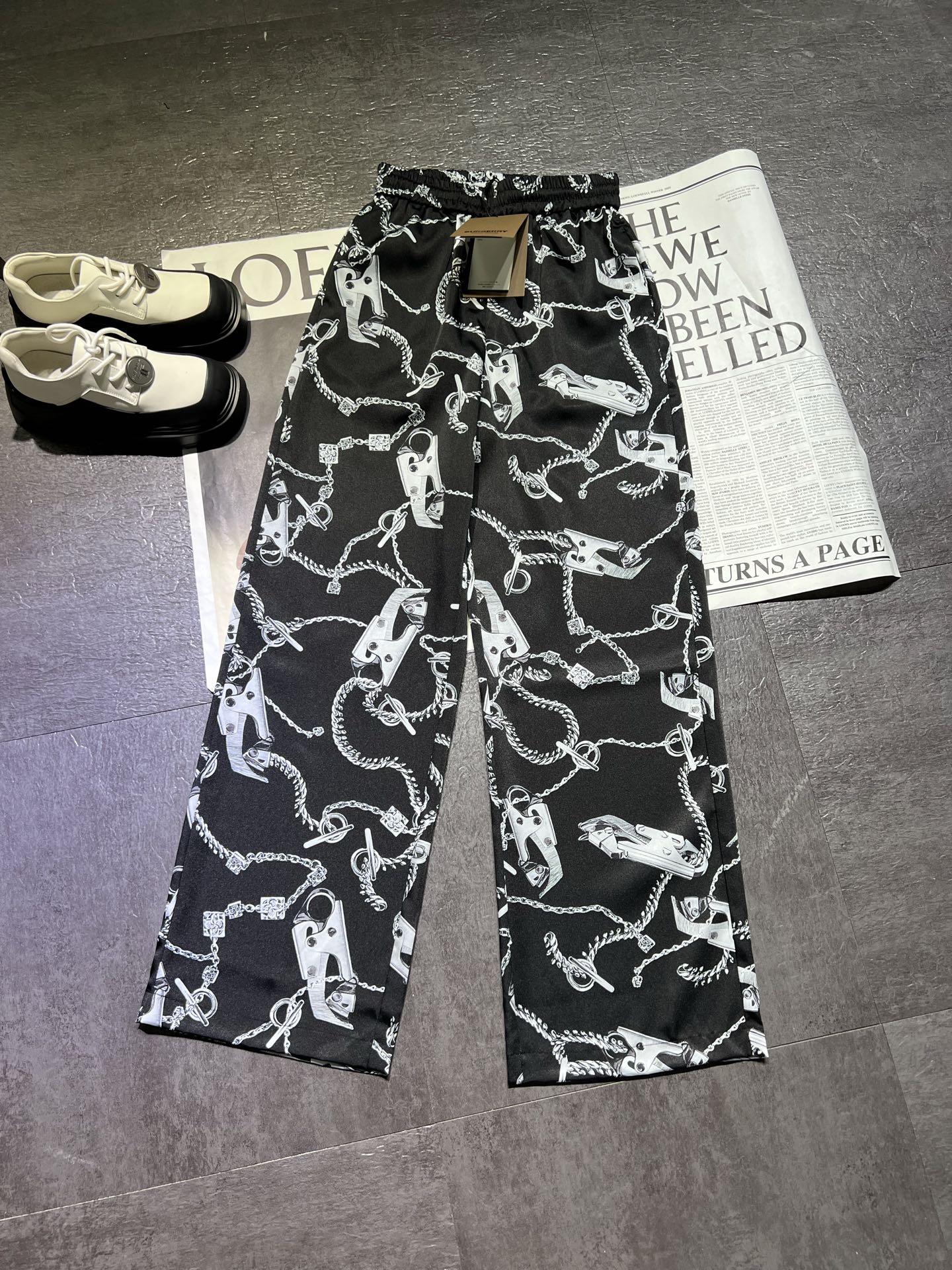 High-end Women’s Suit with Burberry Barbour Print, Super Thin and Comfortable Pants. - 图片 7