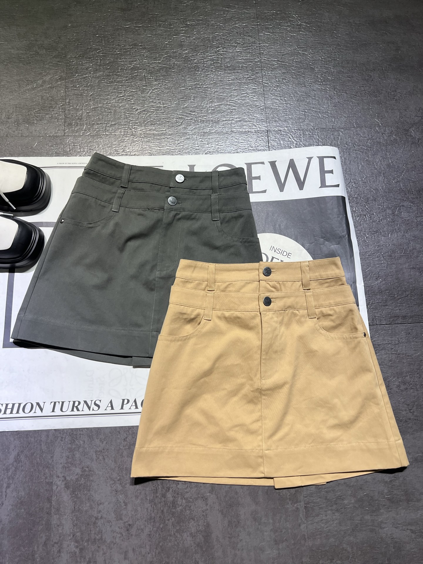 High Quality Women’s Clothes: Vivi Short Skirt and Saturn Double Waist Design - 图片 7