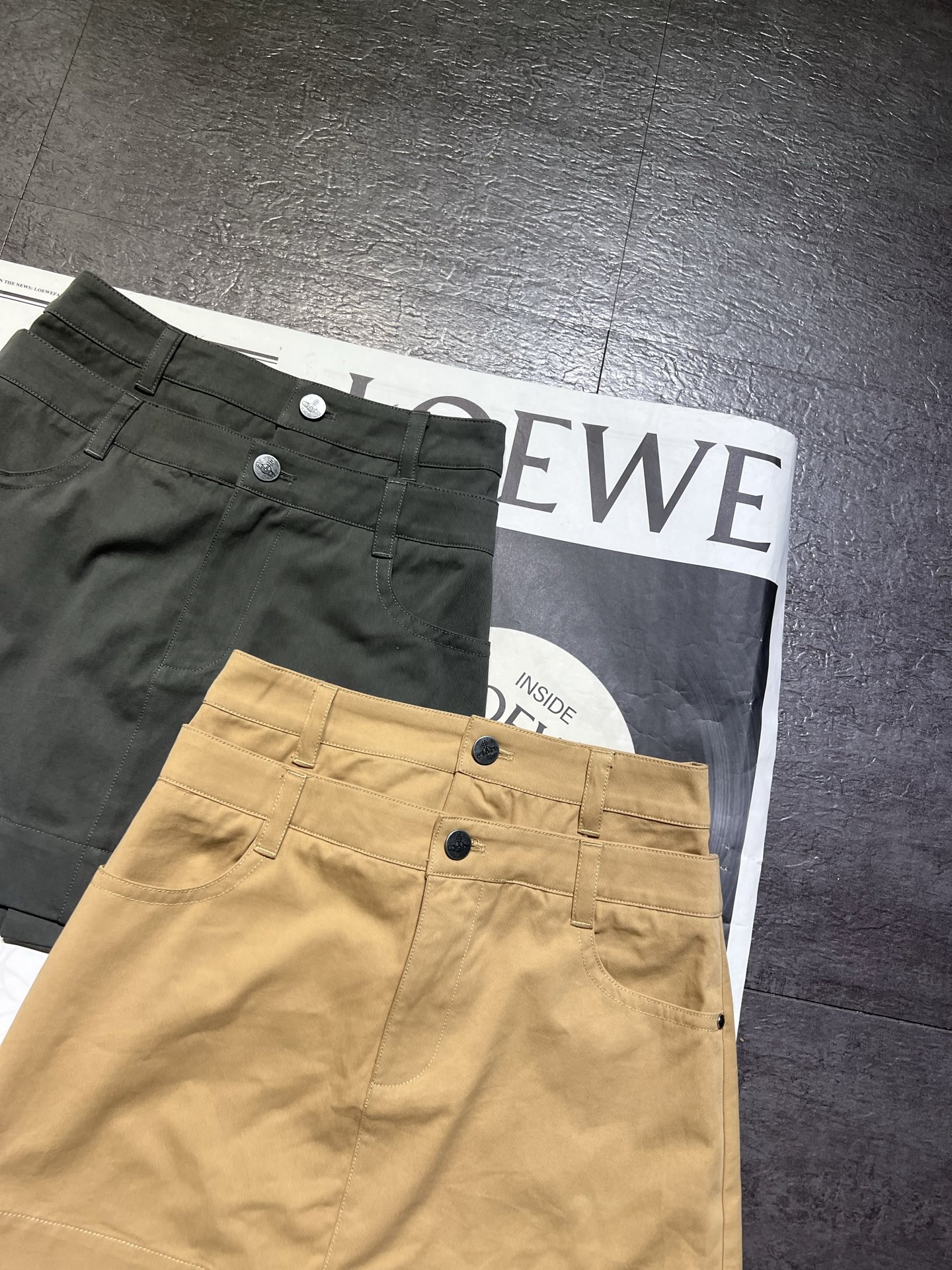 High Quality Women’s Clothes: Vivi Short Skirt and Saturn Double Waist Design - 图片 2