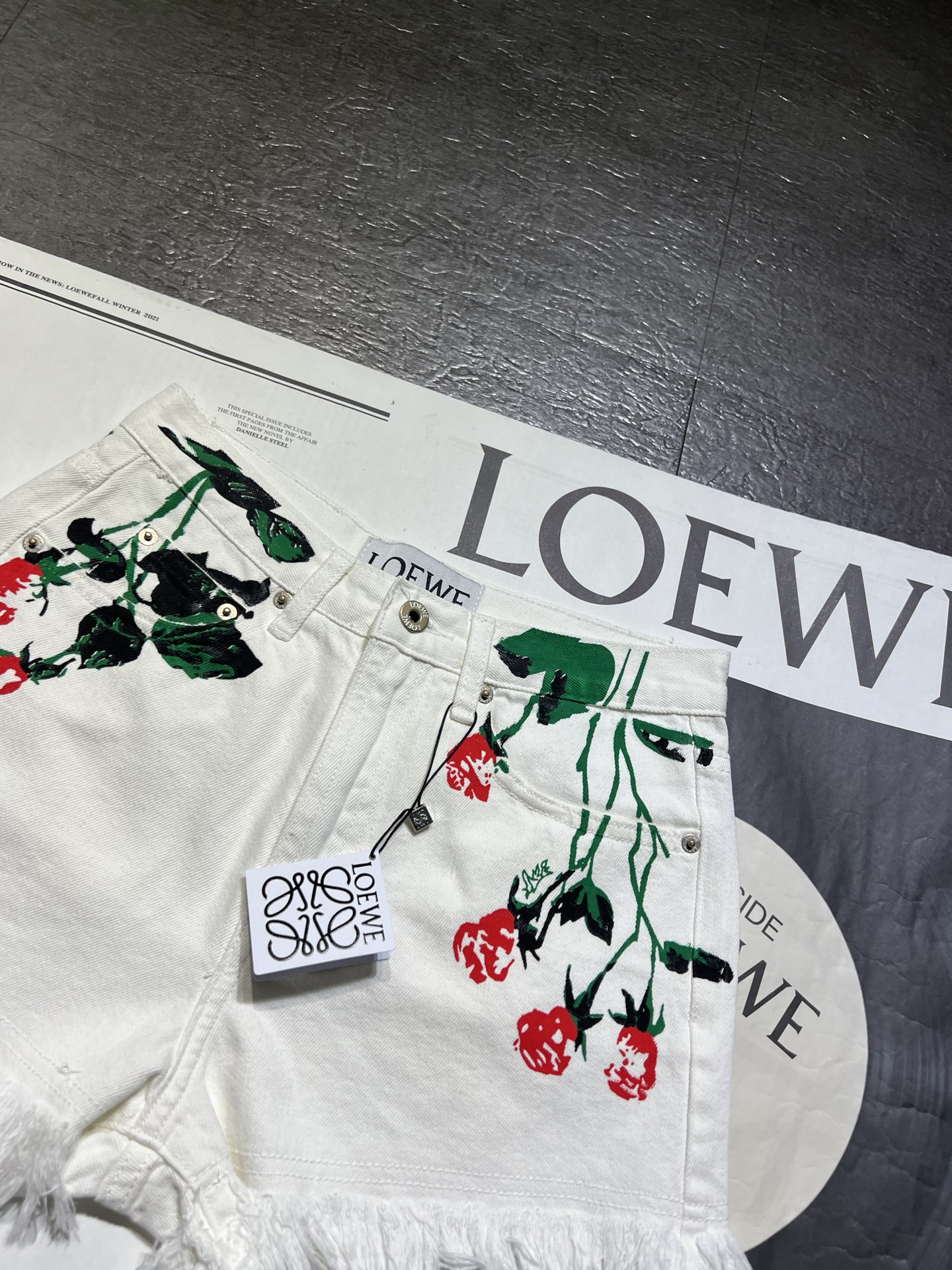 High-Quality Women’s Clothes: Tweed Fashion Collection with Paula’s Cowboy Shorts - 图片 2
