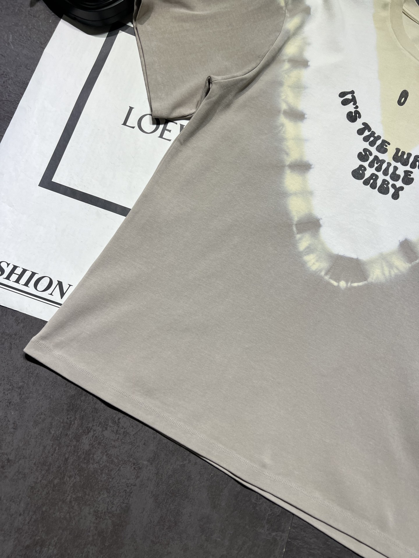 High-Quality Maison Margiela 25ss Women’s T-shirt with Unique Design and Branding - 图片 3