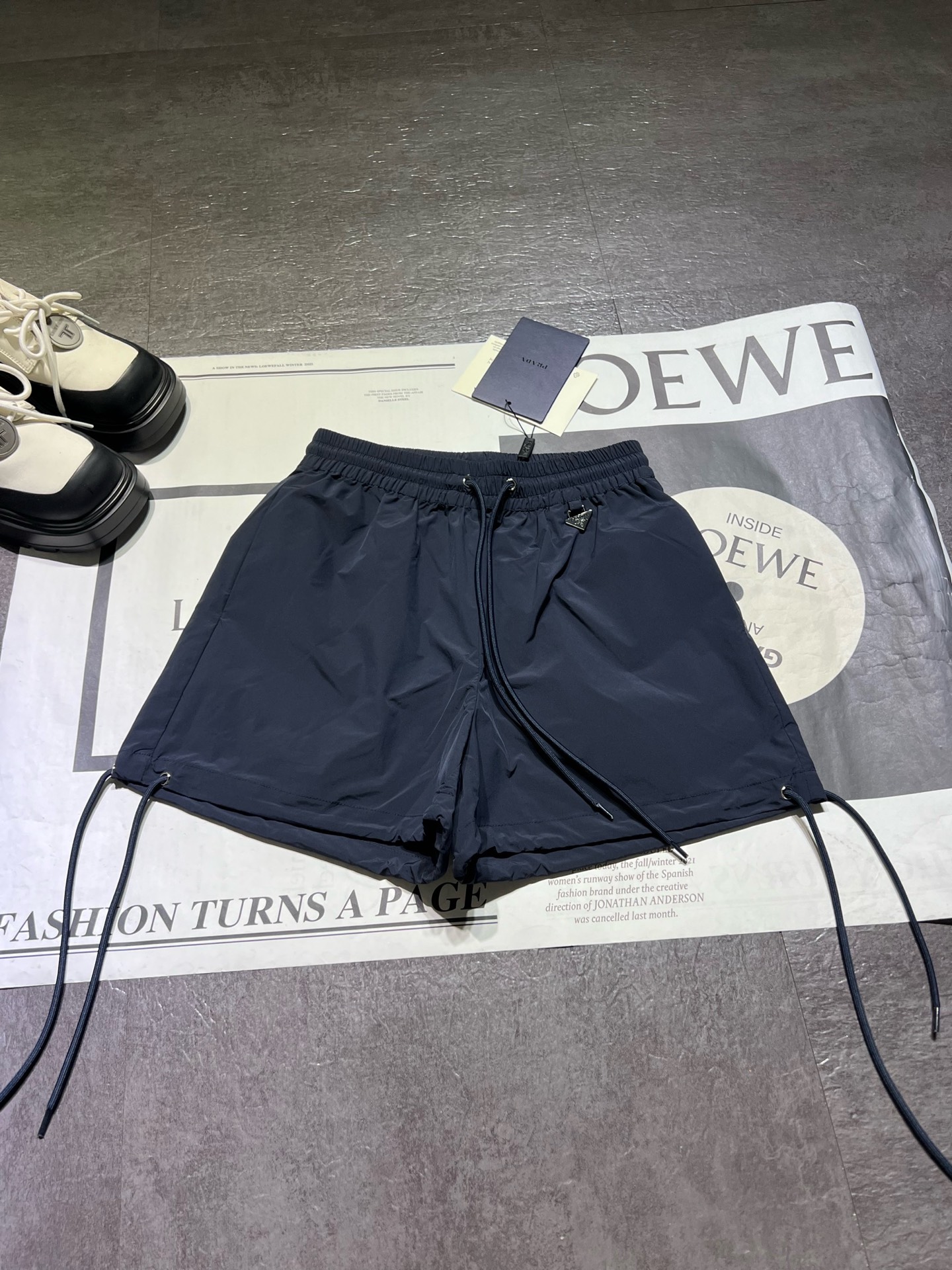 High-quality Prada Women’s Suit Package with 25 Nylon High Waist Shorts for Summer - 图片 7