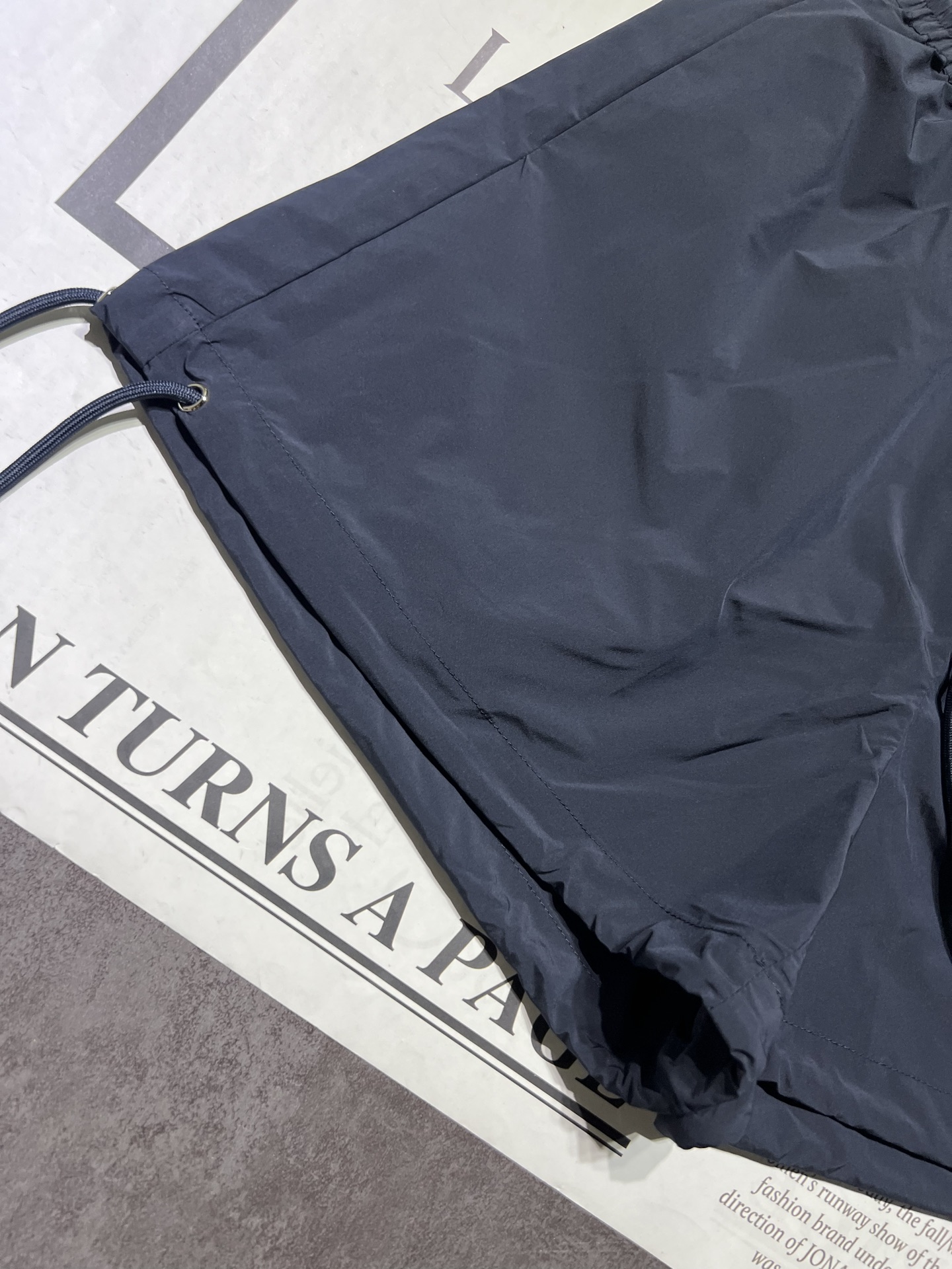 High-quality Prada Women’s Suit Package with 25 Nylon High Waist Shorts for Summer - 图片 3