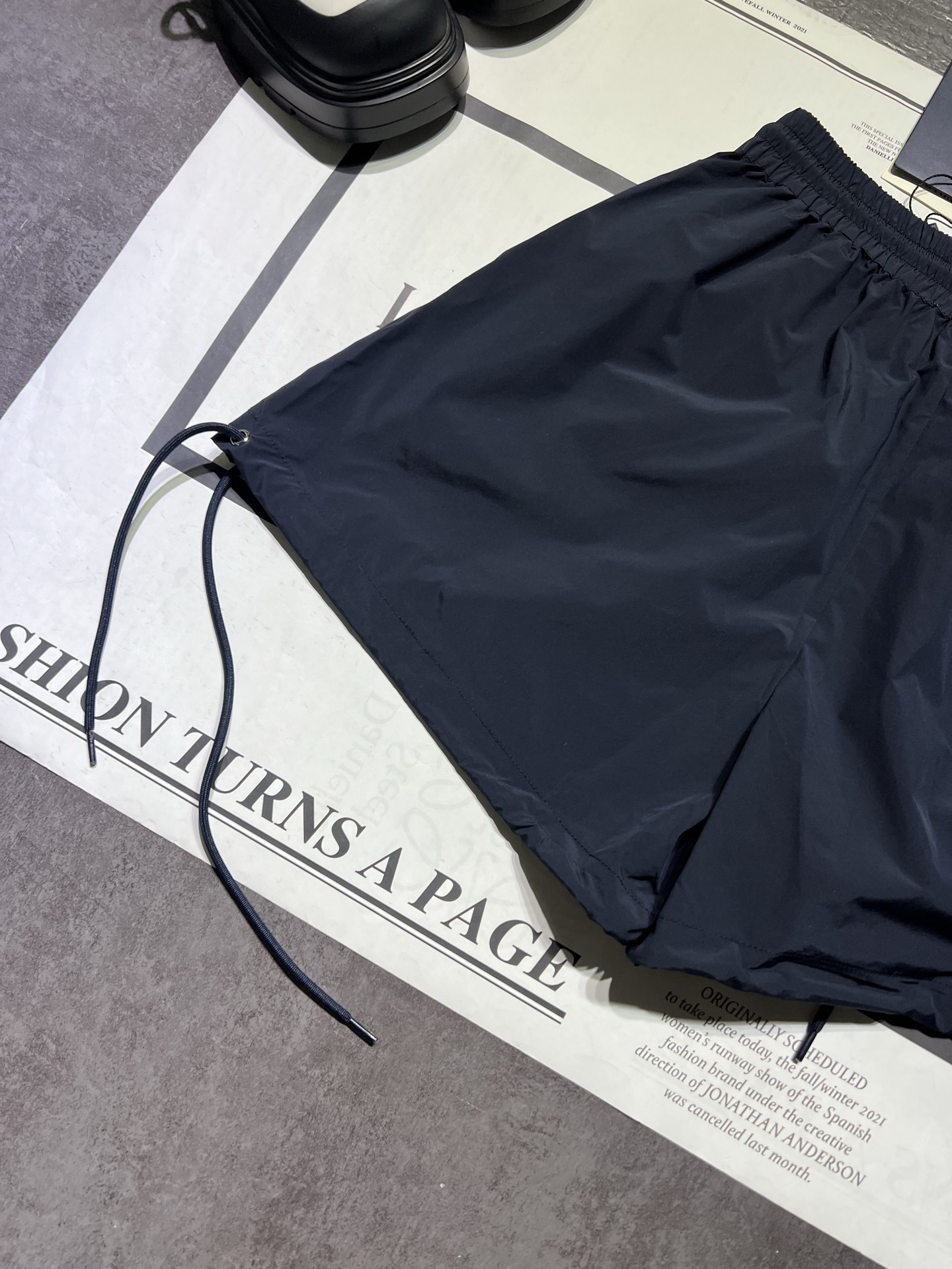 High-quality Prada Women’s Suit Package with 25 Nylon High Waist Shorts for Summer - 图片 5