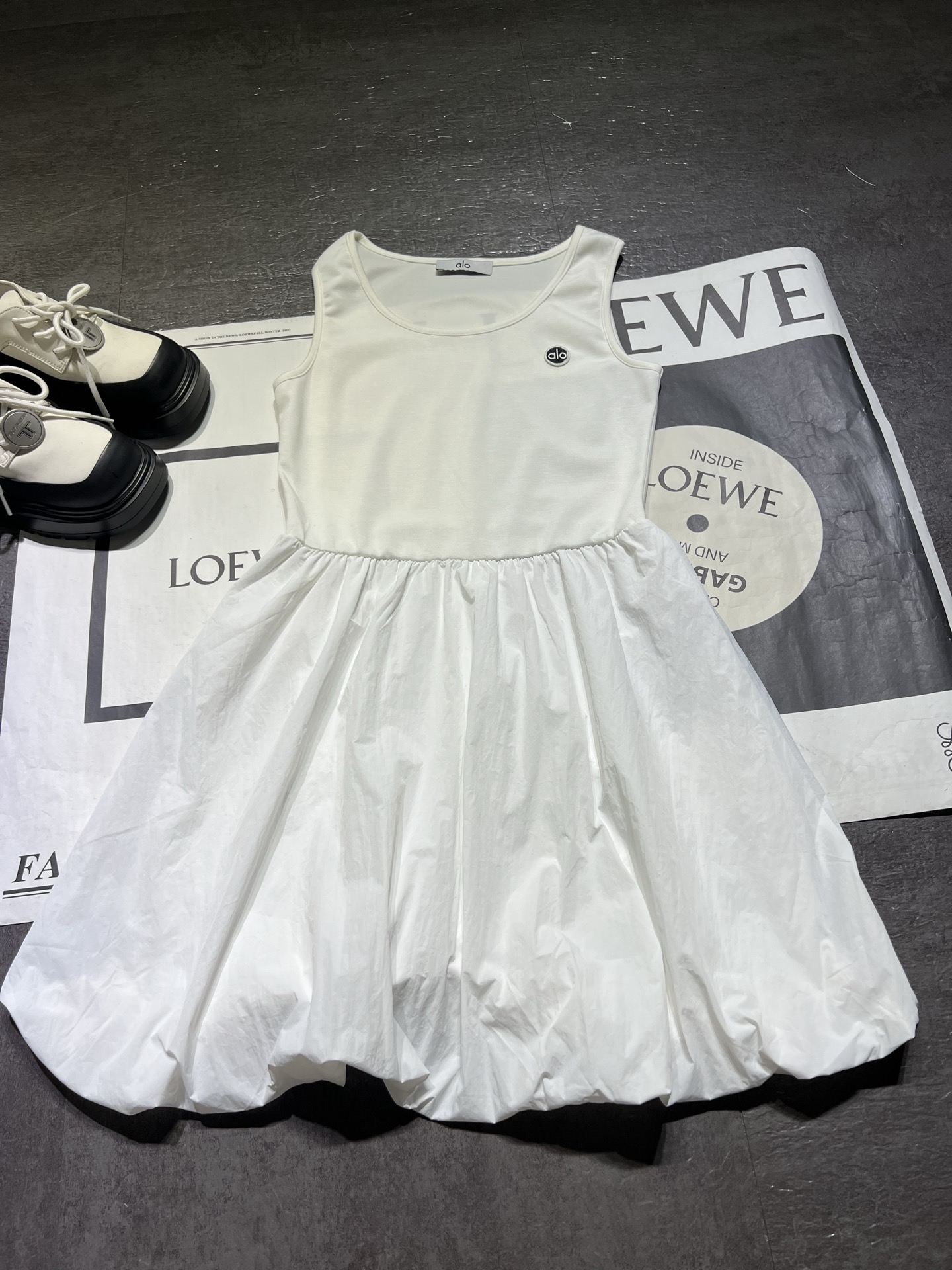 High-Quality Women’s Suit with Alaro-Explosive Vest and Stylish Design - 图片 4