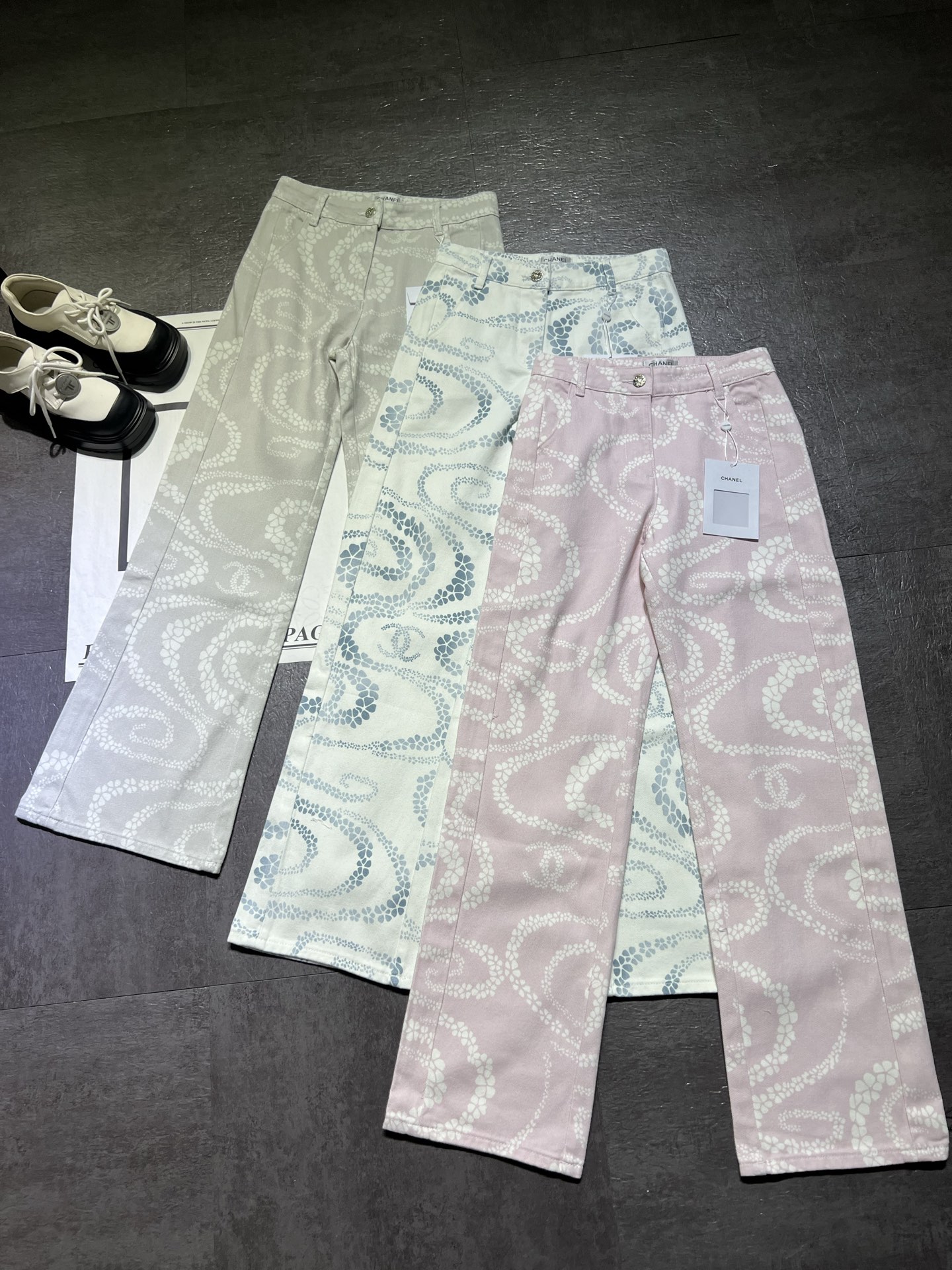 High-Quality Women’s Suit with New 4860C Fragrance and Tailor-Made Details - 图片 1