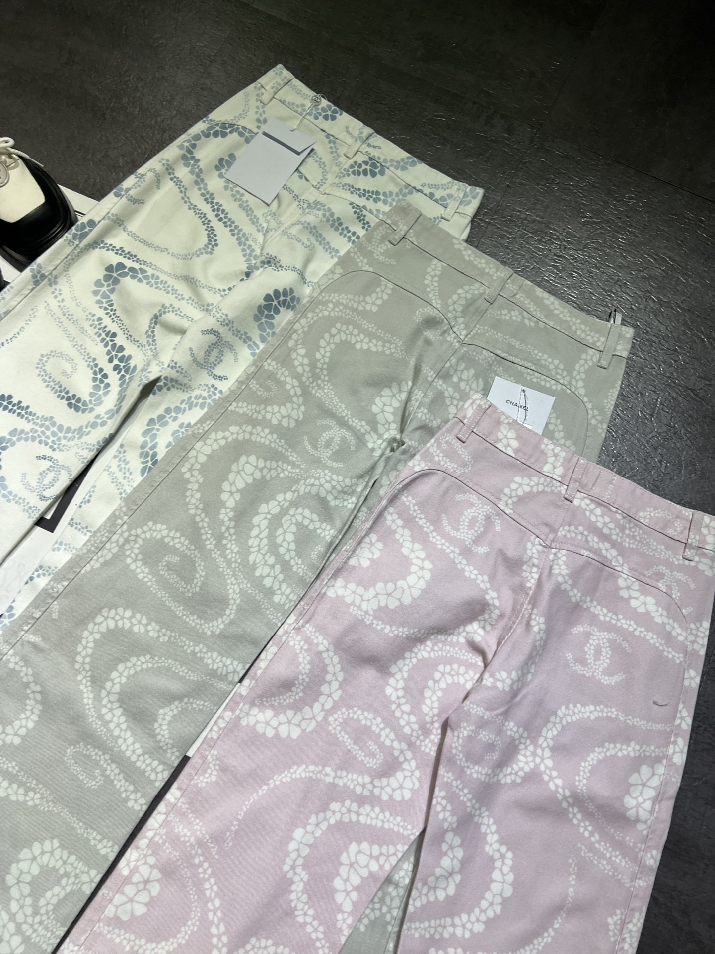 High-Quality Women’s Suit with New 4860C Fragrance and Tailor-Made Details - 图片 7
