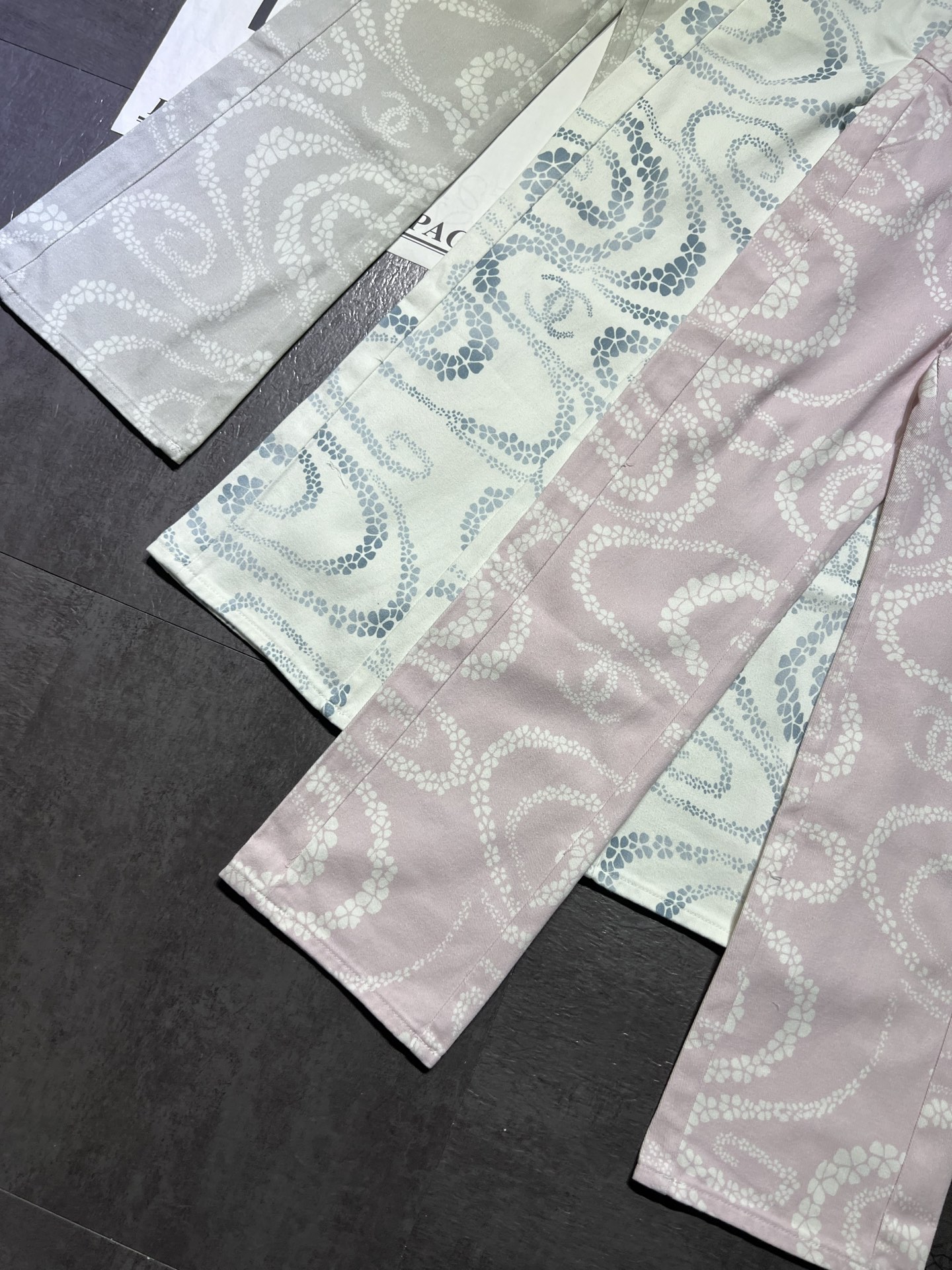 High-Quality Women’s Suit with New 4860C Fragrance and Tailor-Made Details - 图片 5