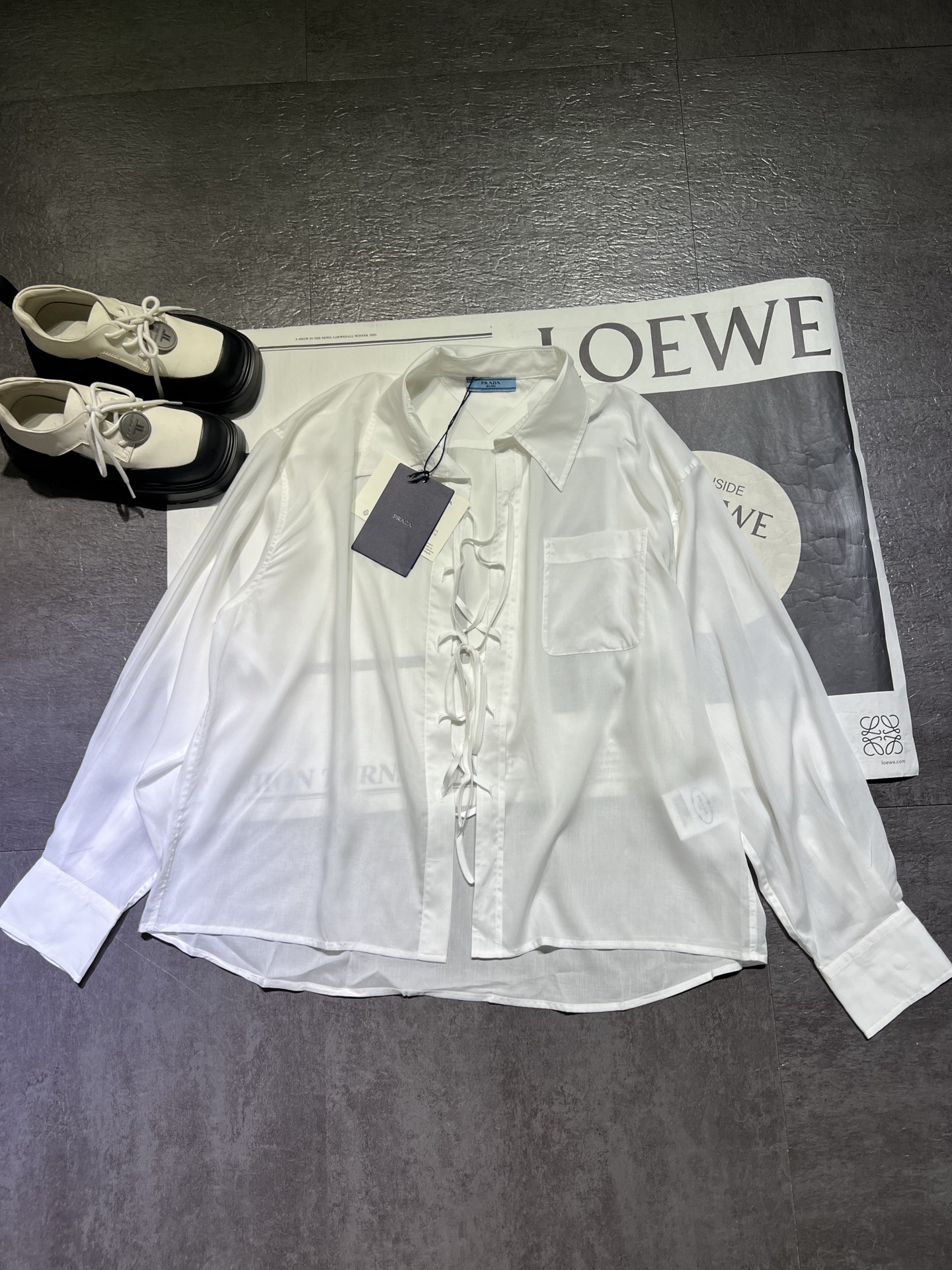 High-end Prada Blue Women’s Shirts: Quality Originals in Two Colors, SML Sizes Available - 图片 7