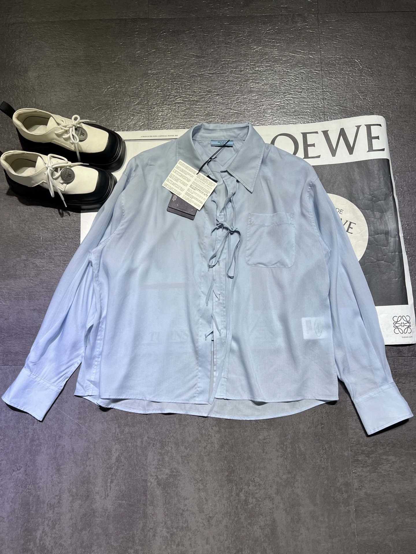 High-end Prada Blue Women’s Shirts: Quality Originals in Two Colors, SML Sizes Available - 图片 2