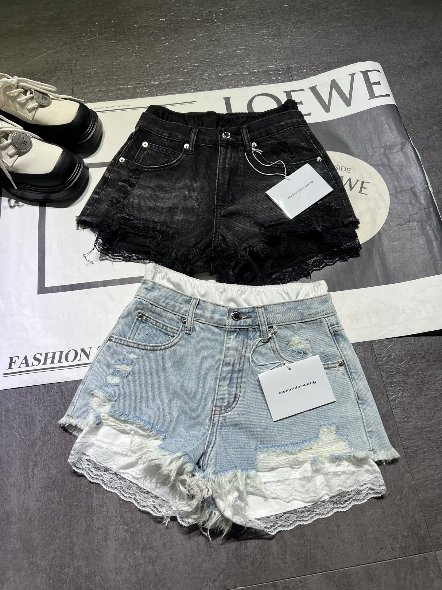 “High-Quality Women’s Suit: Fake Laced Shorts, Structural Designs, Cosmobilization, Irregularly Hairy, Two-Colored, High-Waist Style” - 图片 1