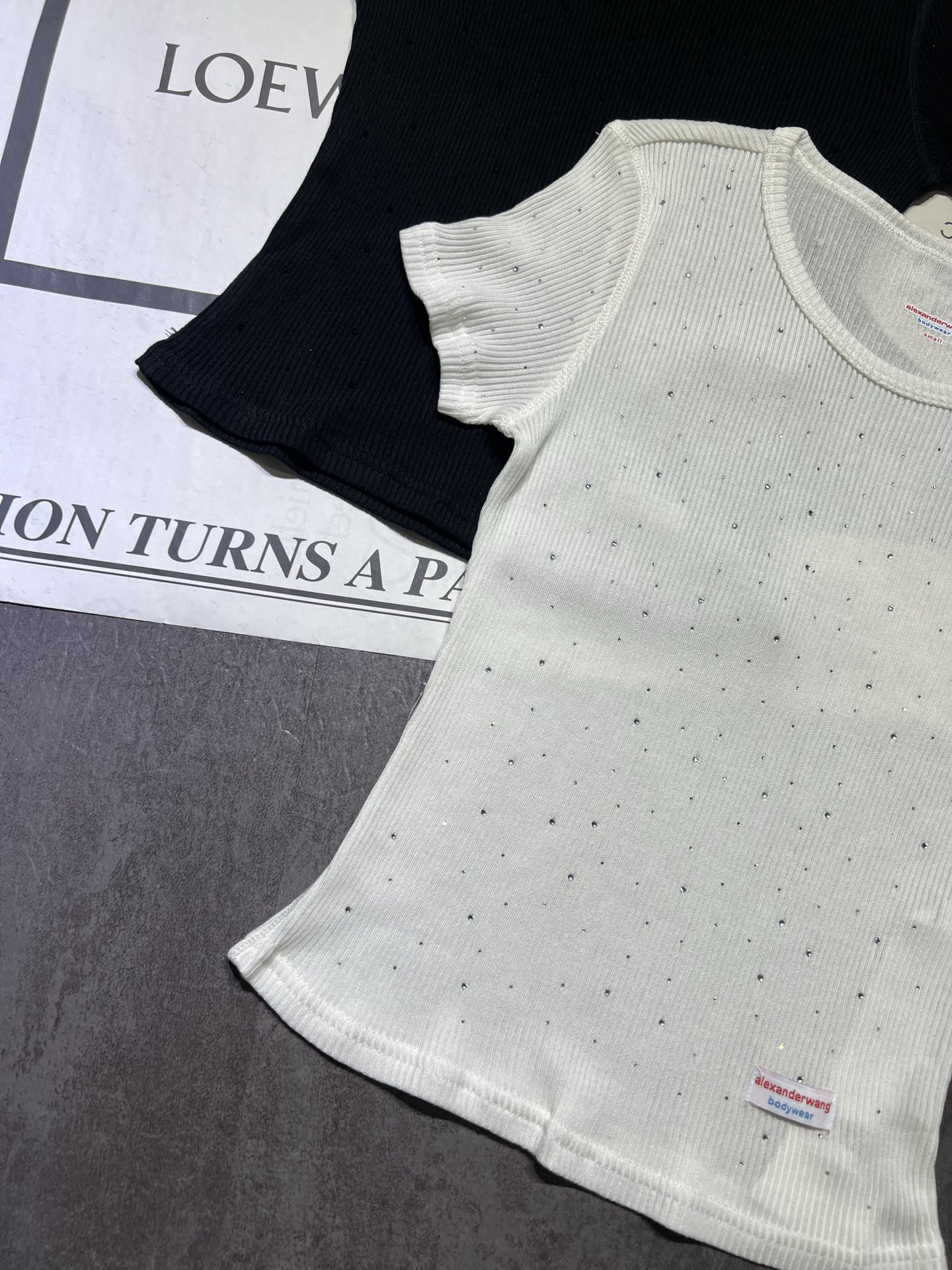 “High Quality Women’s Clothes: Alexand*r Wang 25S Spring/Summer Threaded T-shirts” - 图片 5