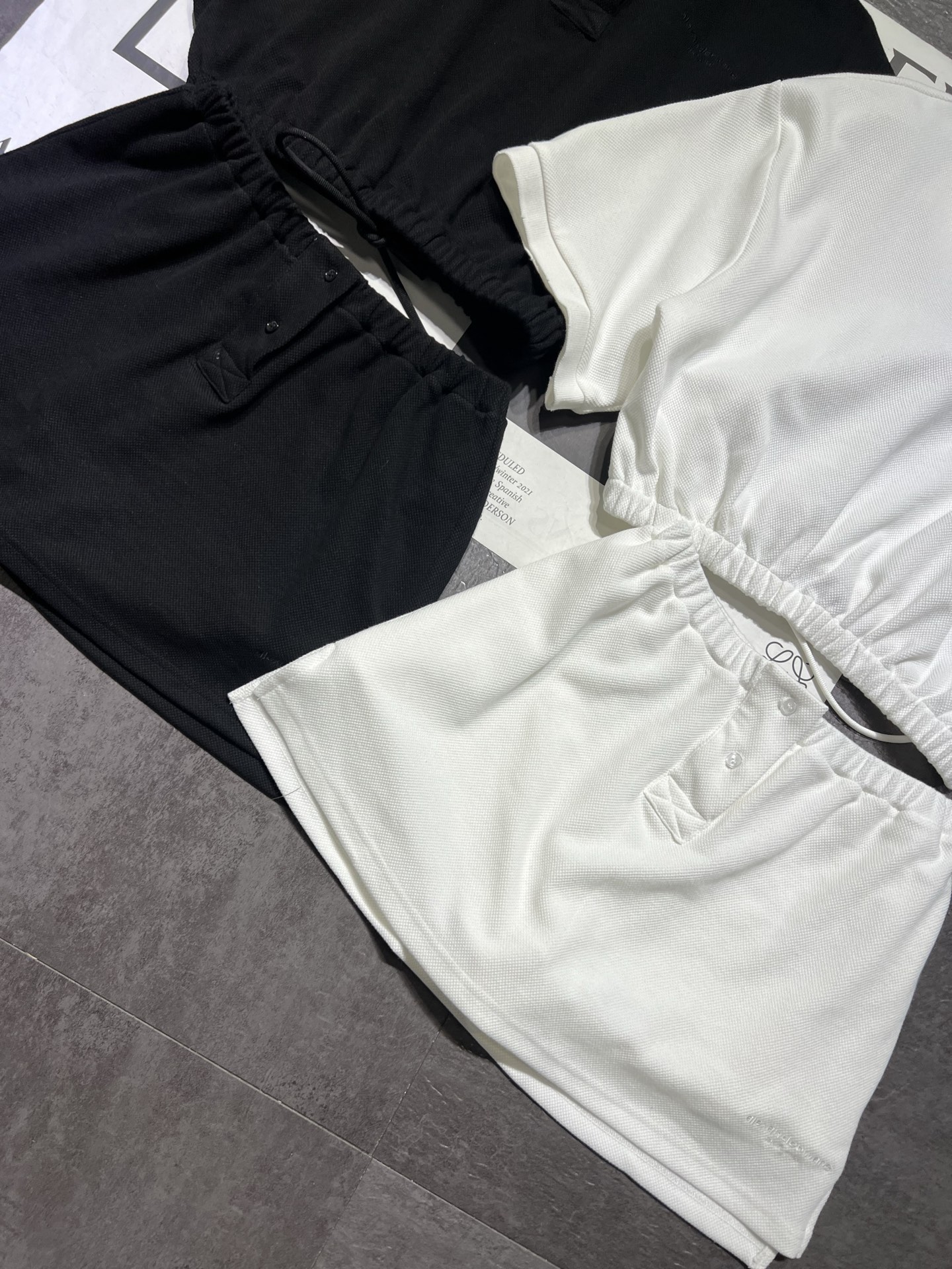 High-Quality Women’s Clothing Set with Tycoon Polo T-Shirts and Stylish Safety Pants - 图片 3