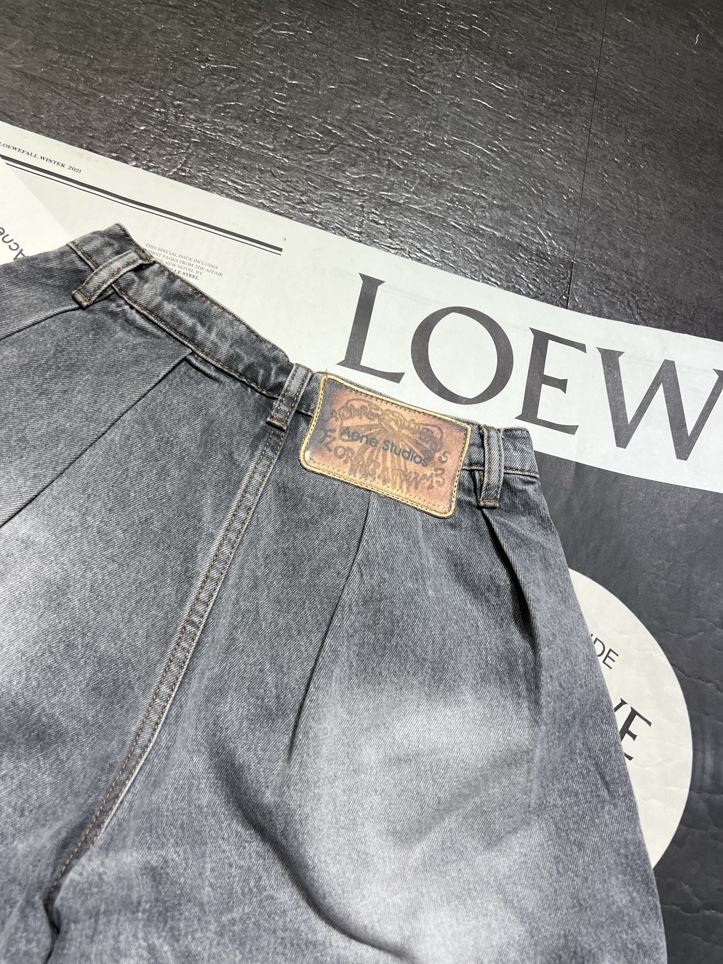 Acne Studios Lightweight Cowboy Shorts for Women: Recreational Design in Old Smoke Gray - 图片 6