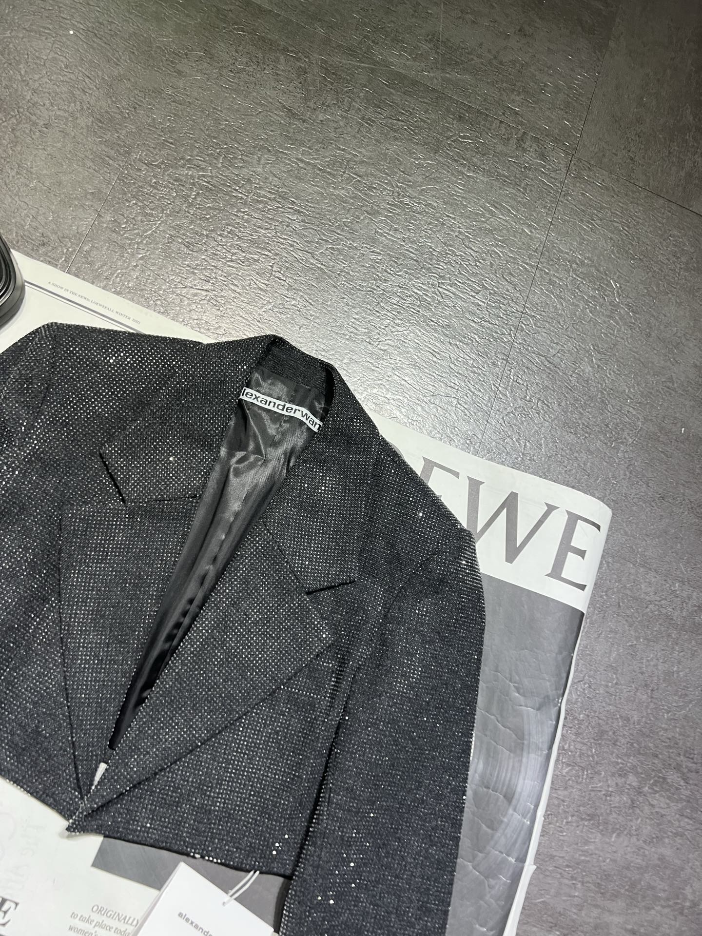 High-End Original Female Suit with Translucent Pearl Coat: Tailor-Made Wool Fabrics. - 图片 2