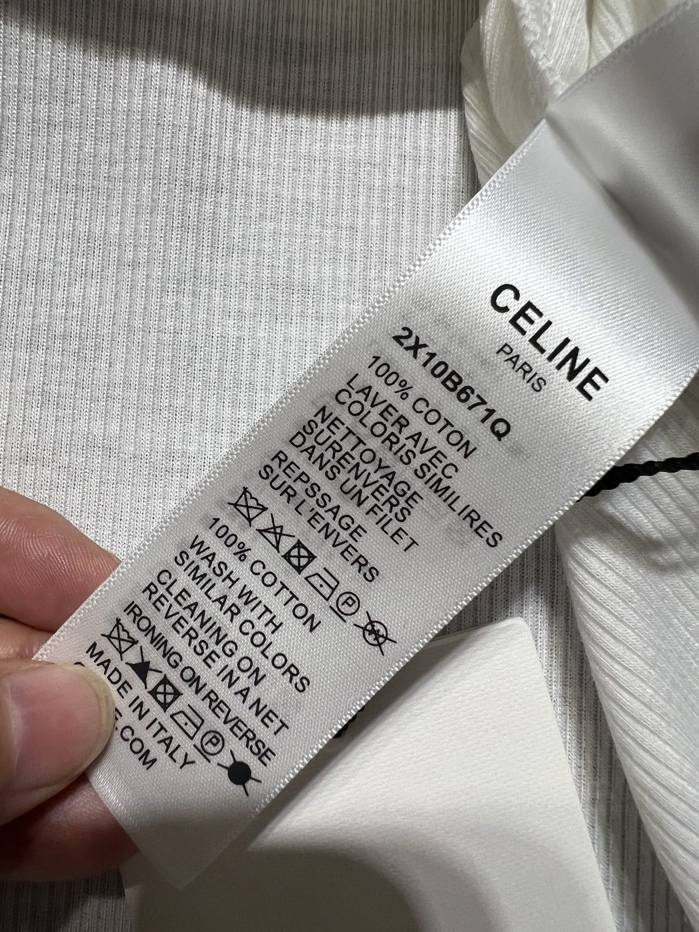 “White Cylindrical Women’s Suit: Celin Zelin 25 One-Piece Hardcore Design” - 图片 8