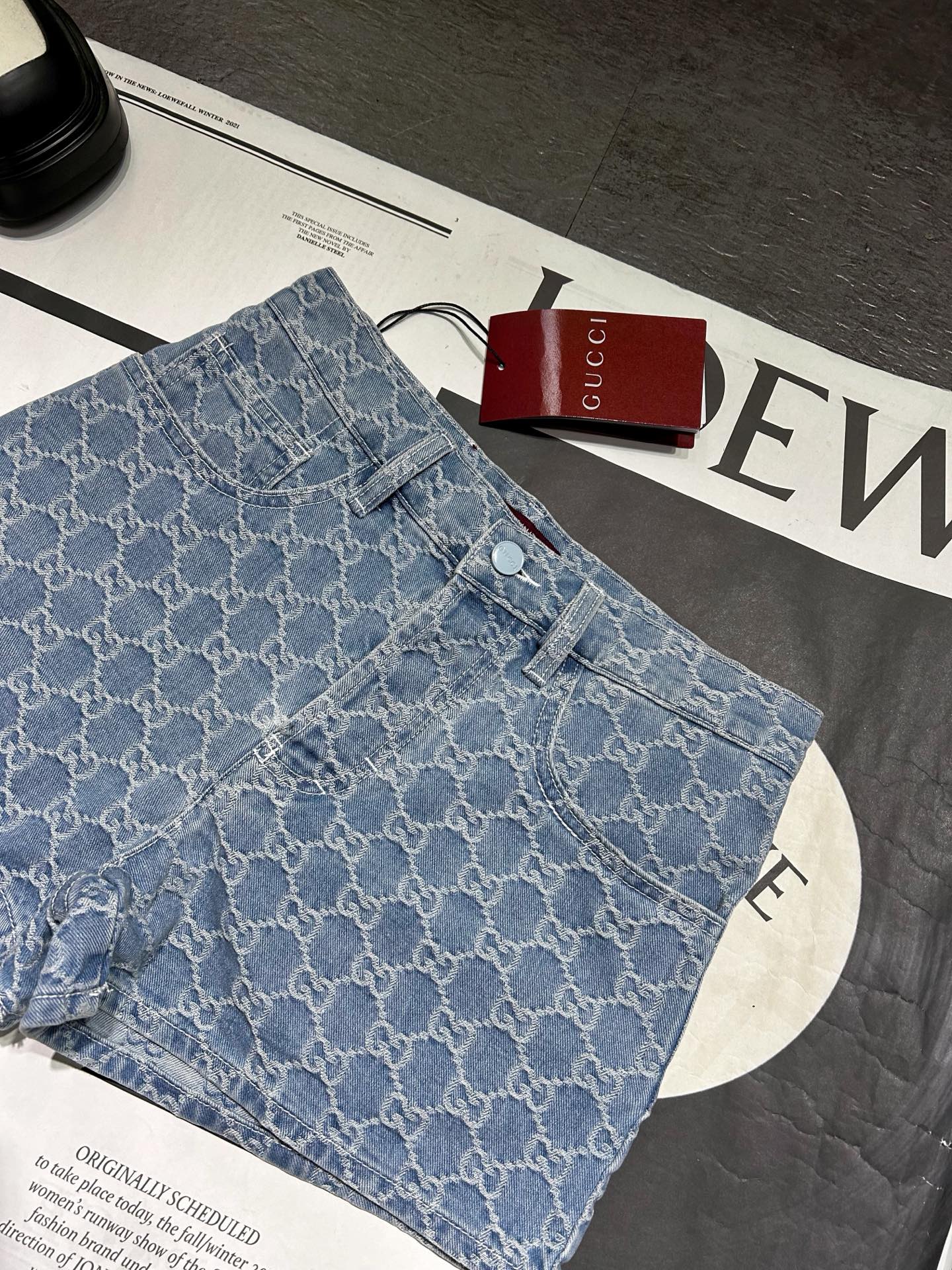 Gucci 25FW New High-Quality Female Suit with Stylish Design and Comfortable Fit - 图片 4