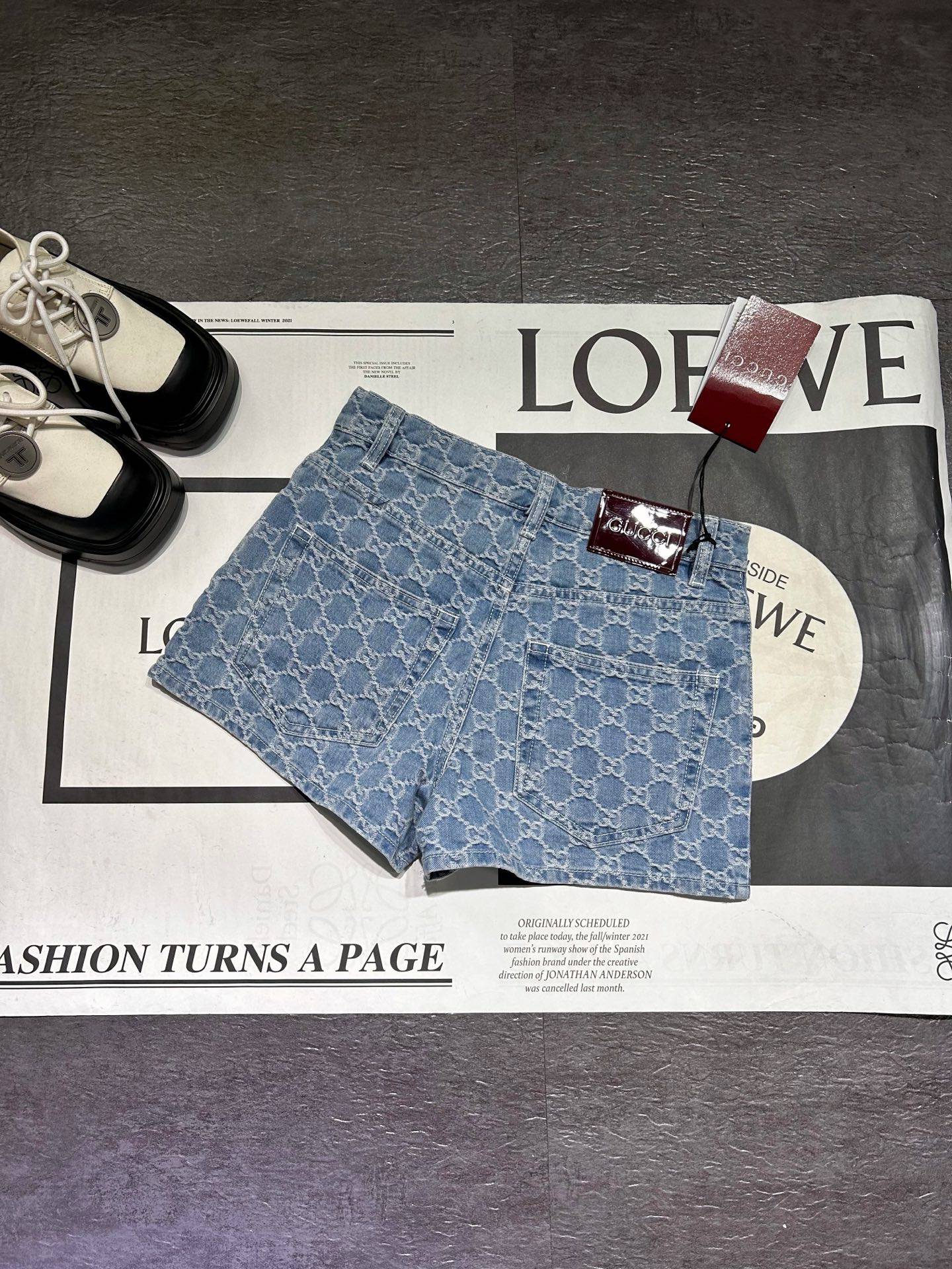 Gucci 25FW New High-Quality Female Suit with Stylish Design and Comfortable Fit - 图片 5