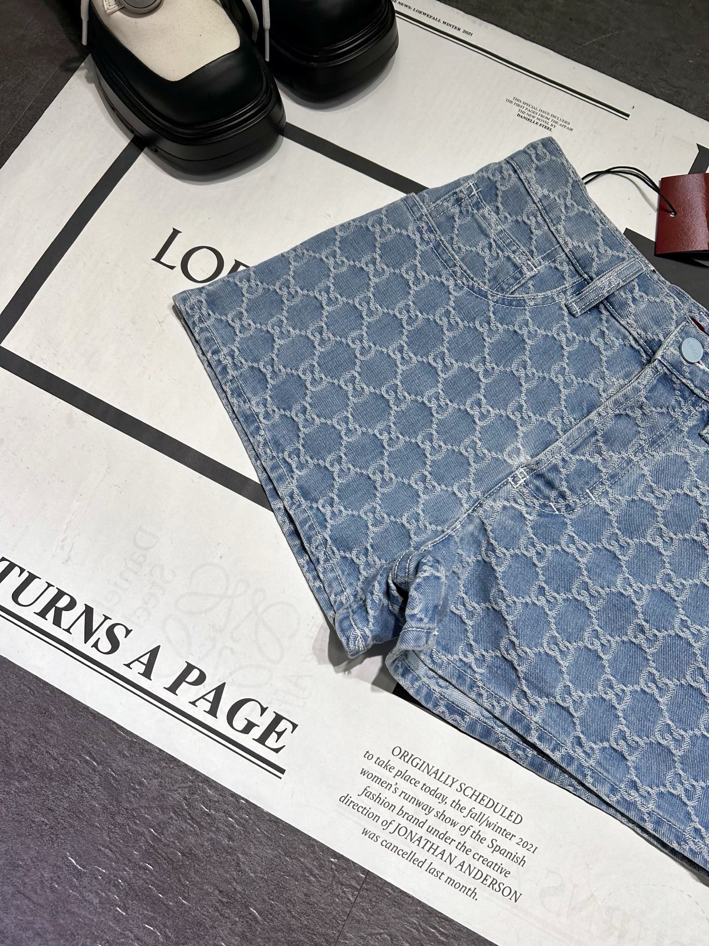 Gucci 25FW New High-Quality Female Suit with Stylish Design and Comfortable Fit - 图片 2