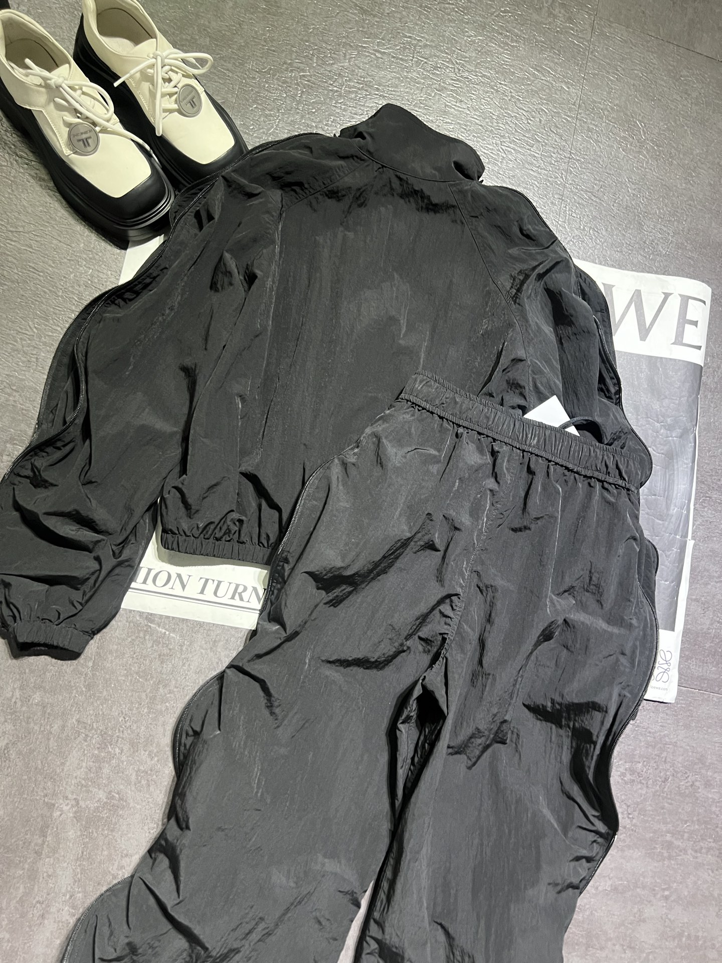 “Custom High-End Sports Jacket for Female Workers: Alexander Wan’s Original 1:1 Design” - 图片 4