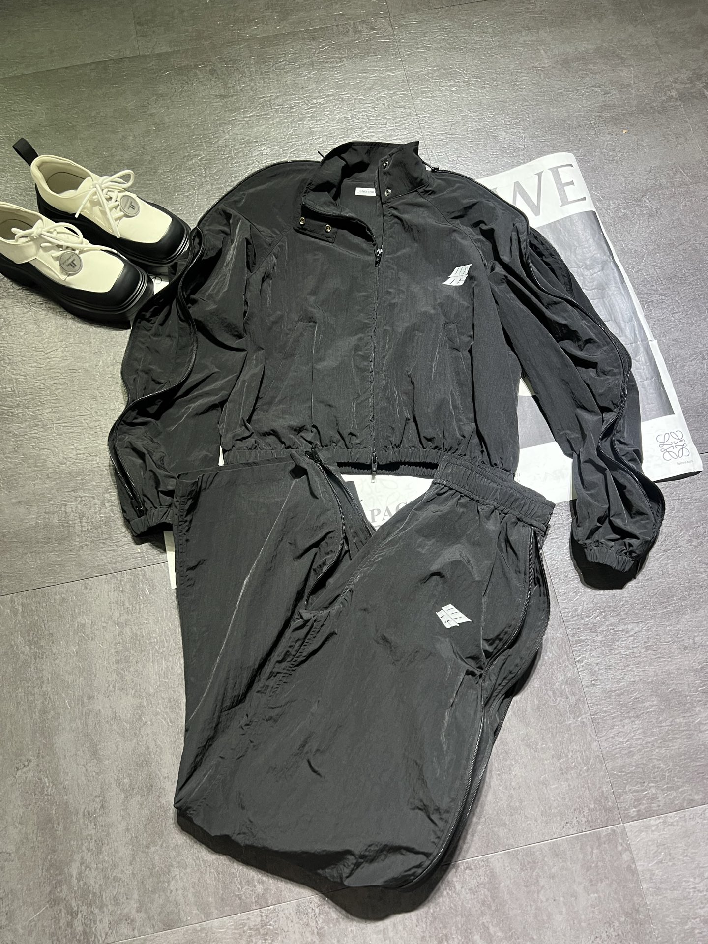 Custom Alexander Wan Sports Jacket: High-End One-Size-Fits-All Female Suit for Old-Age Workers - 图片 6