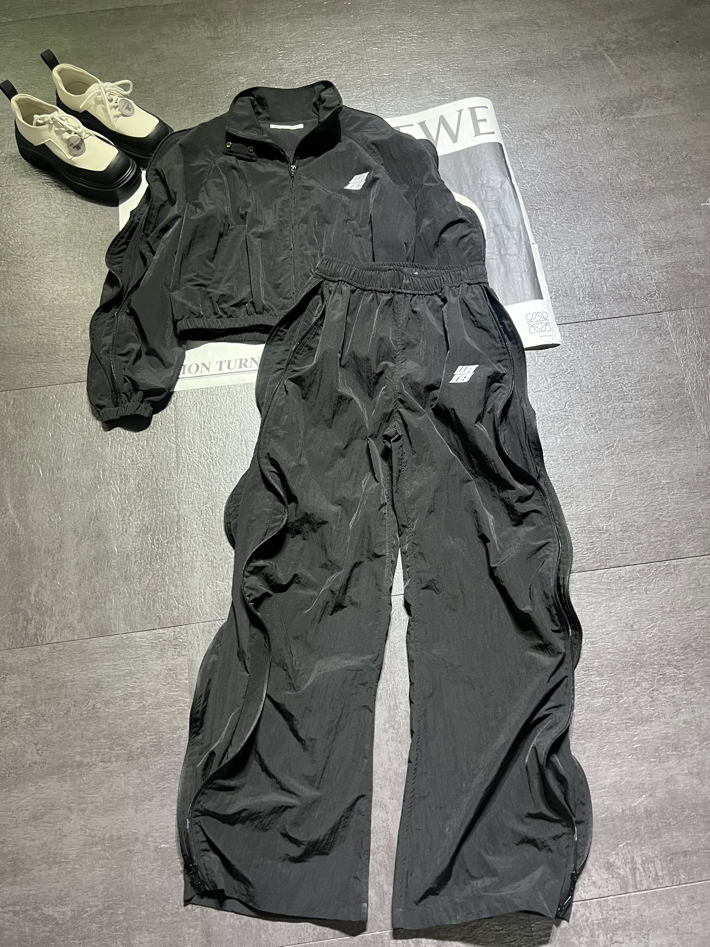 “Custom High-End Sports Jacket for Female Workers: Alexander Wan’s Original 1:1 Design” - 图片 1